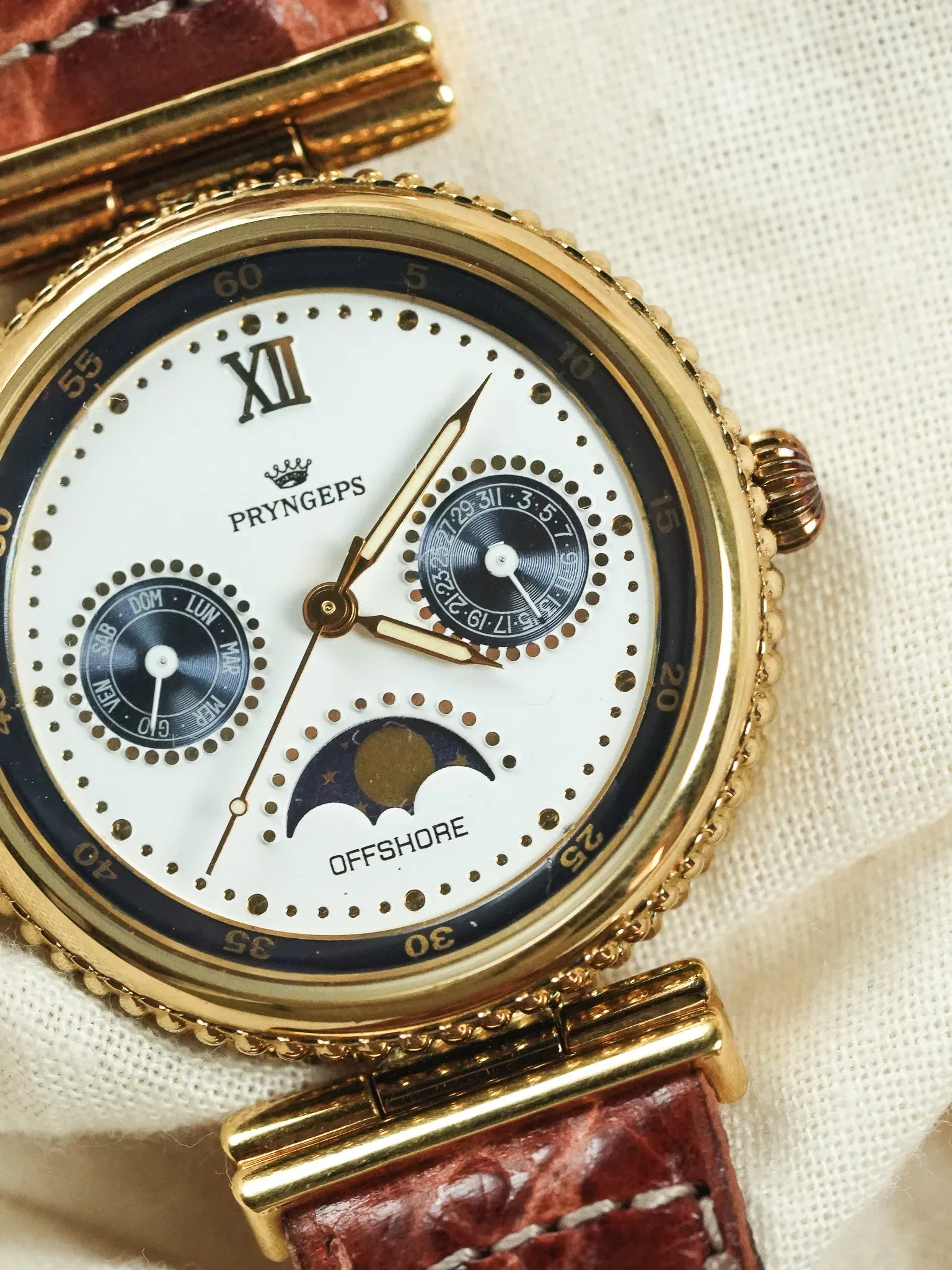 Pryngeps - Triple Date Phase de lunette Guilloché or - NOS - 1990s - Atelier Victor - Vintage Shop
