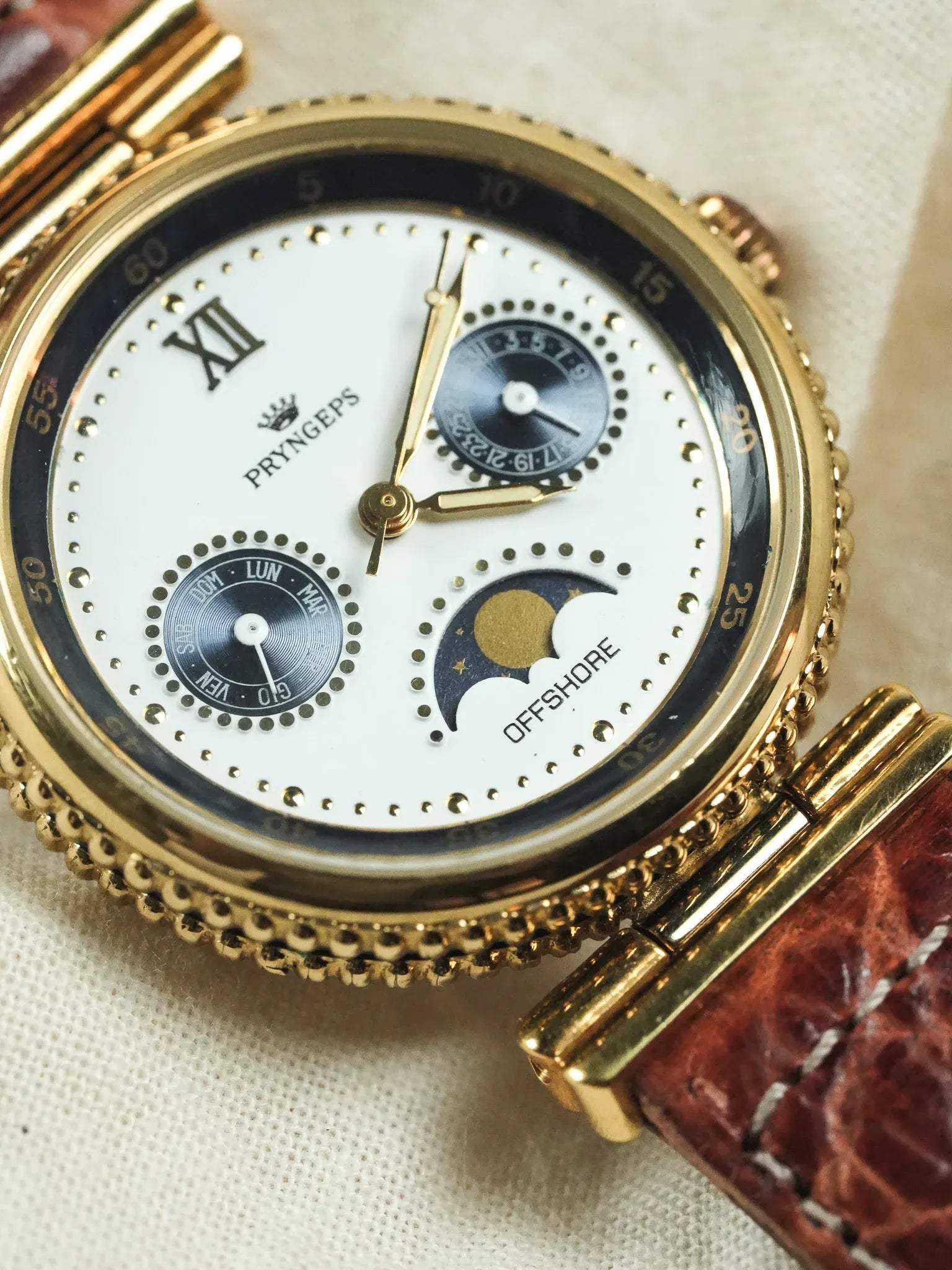Pryngeps - Triple Date Phase de lunette Guilloché or - NOS - 1990s - Atelier Victor - Vintage Shop