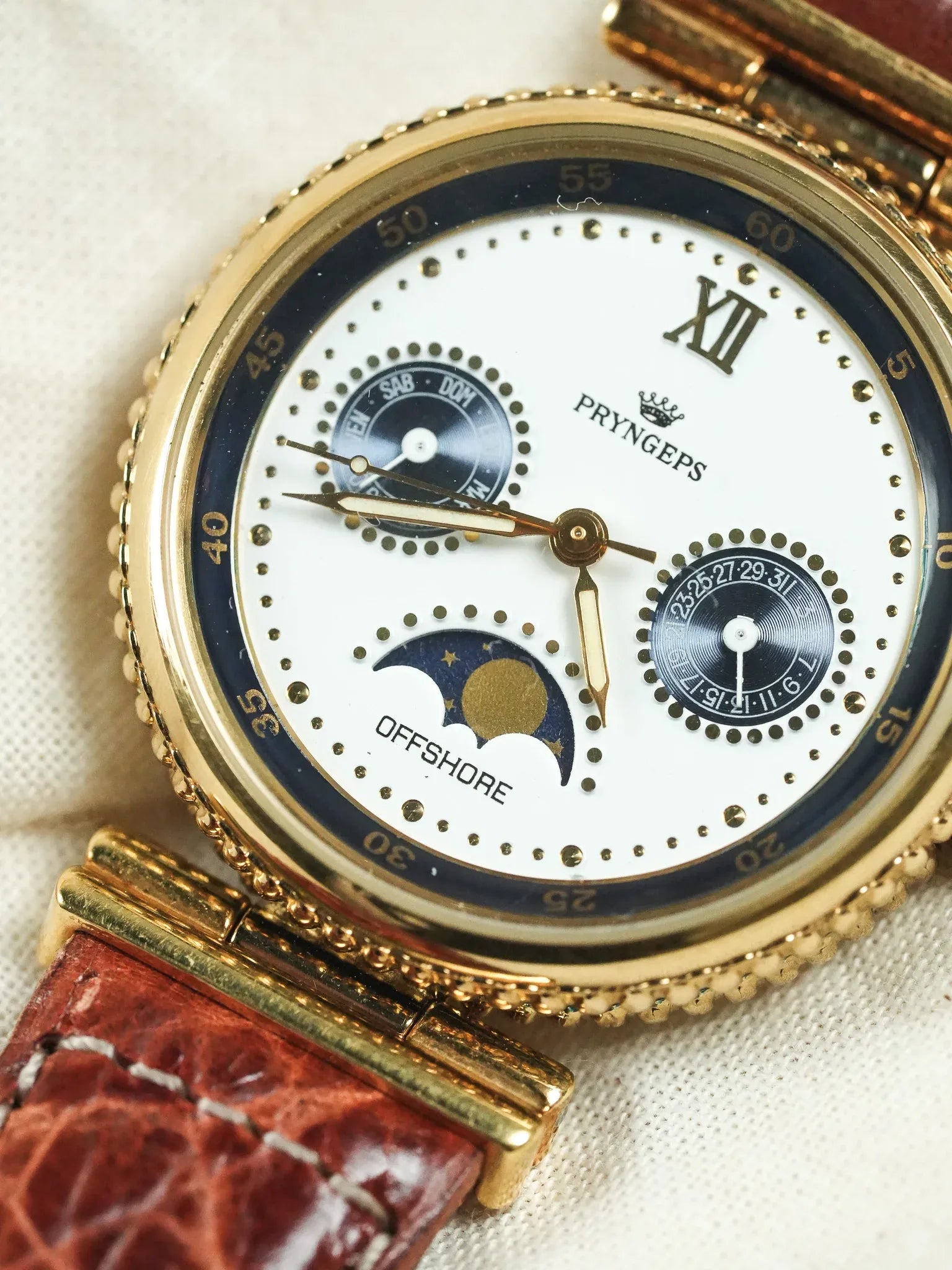 Pryngeps - Triple Date Phase de lunette Guilloché or - NOS - 1990s - Atelier Victor - Vintage Shop