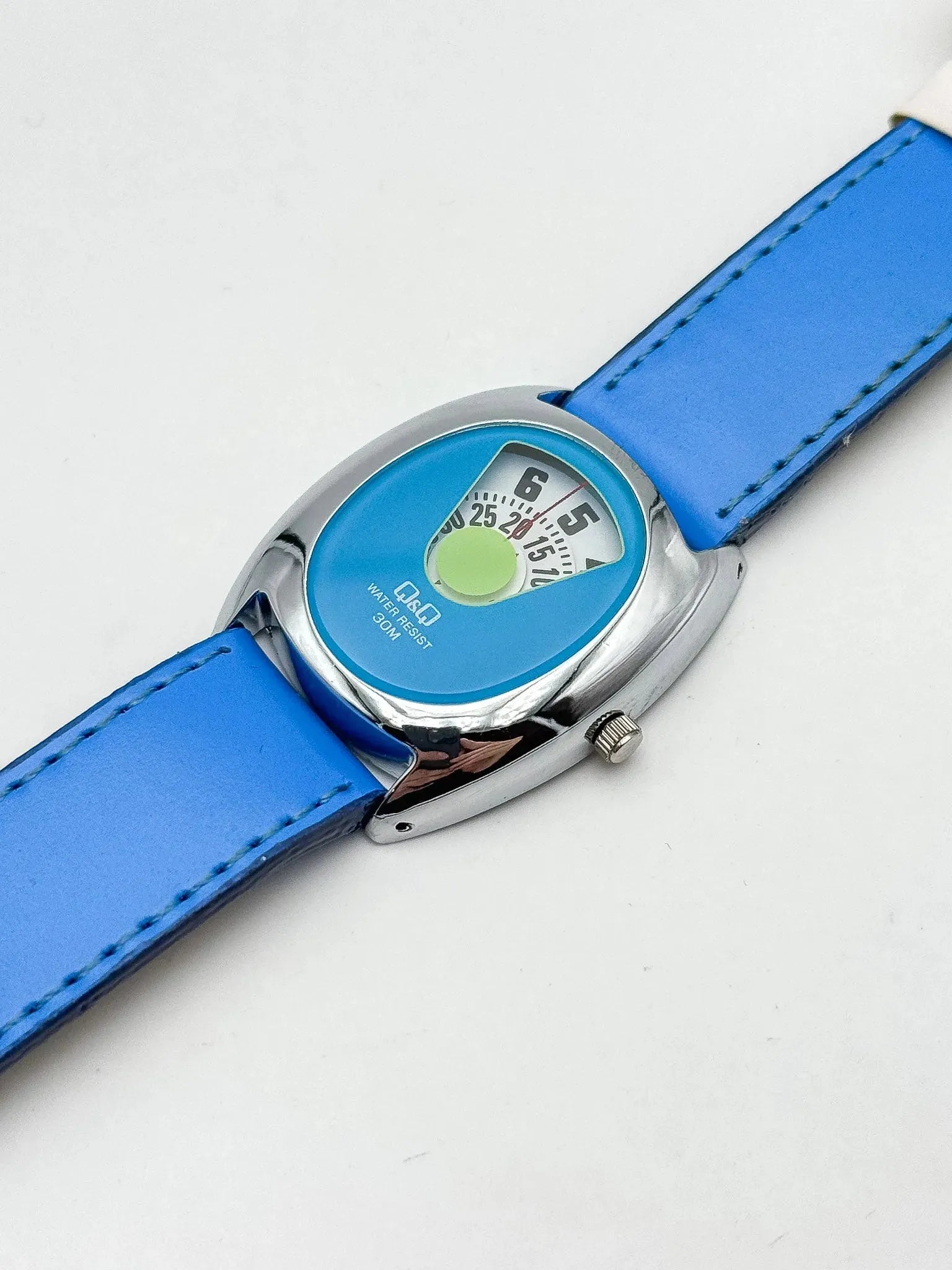 Q&Q by Citizen - Jump Hour Acier Bleu - 1990s - Atelier Victor - Vintage Shop