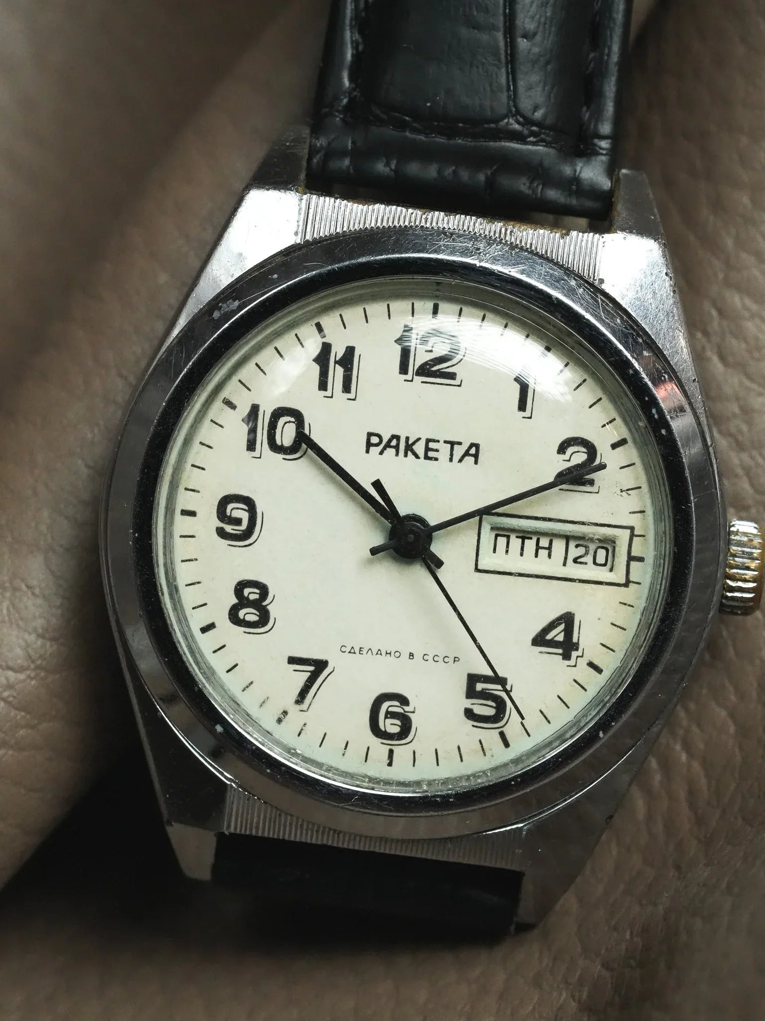 Raketa - Acier Daydate Creme - 1970s - Atelier Victor