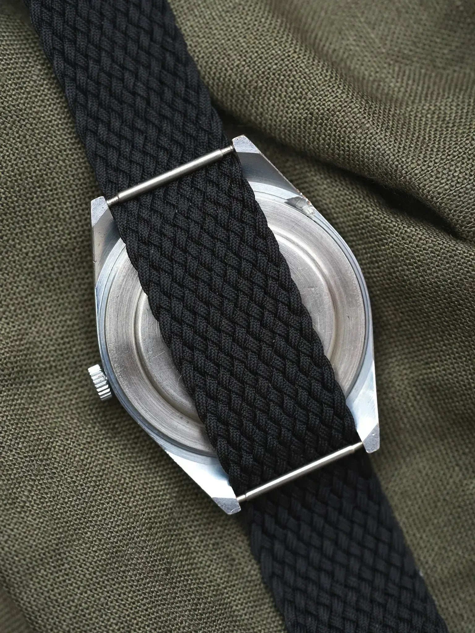 Raketa - Acier Or Cadran Blanc Tapissé Trotteuse Rouge - 1970s - Atelier Victor