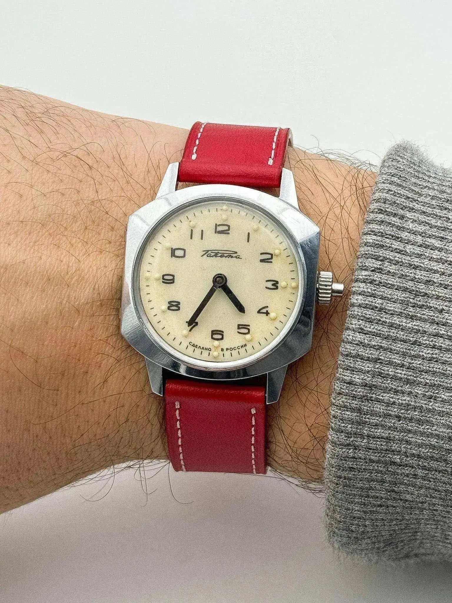 Raketa - Blind Crème Bracelet rouge - 1980s - Atelier Victor