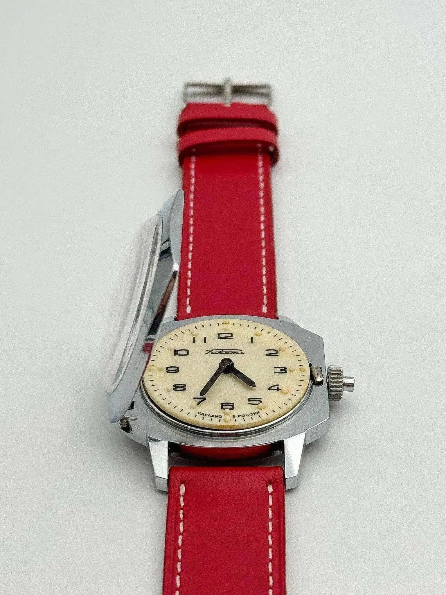 Raketa - Blind Crème Bracelet rouge - 1980s - Atelier Victor