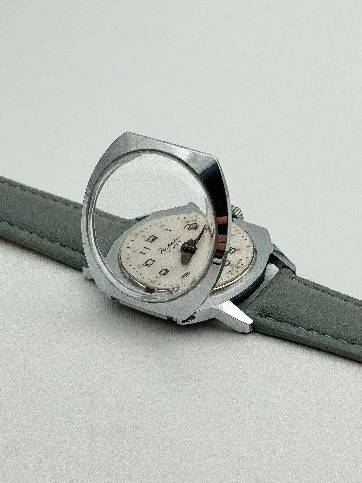 Raketa - Blind White Dial - 1980’s - Atelier Victor Paris - Vintage Watch Shop Dubai
