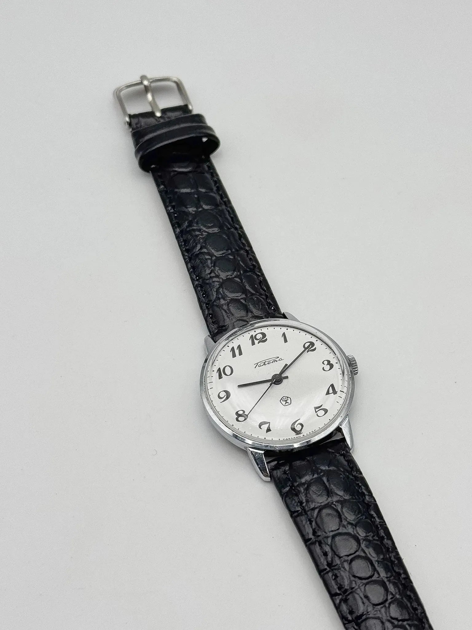 Raketa - Cadran Blanc Chiffres Arabes Noir - 1980s - Atelier Victor Paris - Vintage Watch Shop Dubai