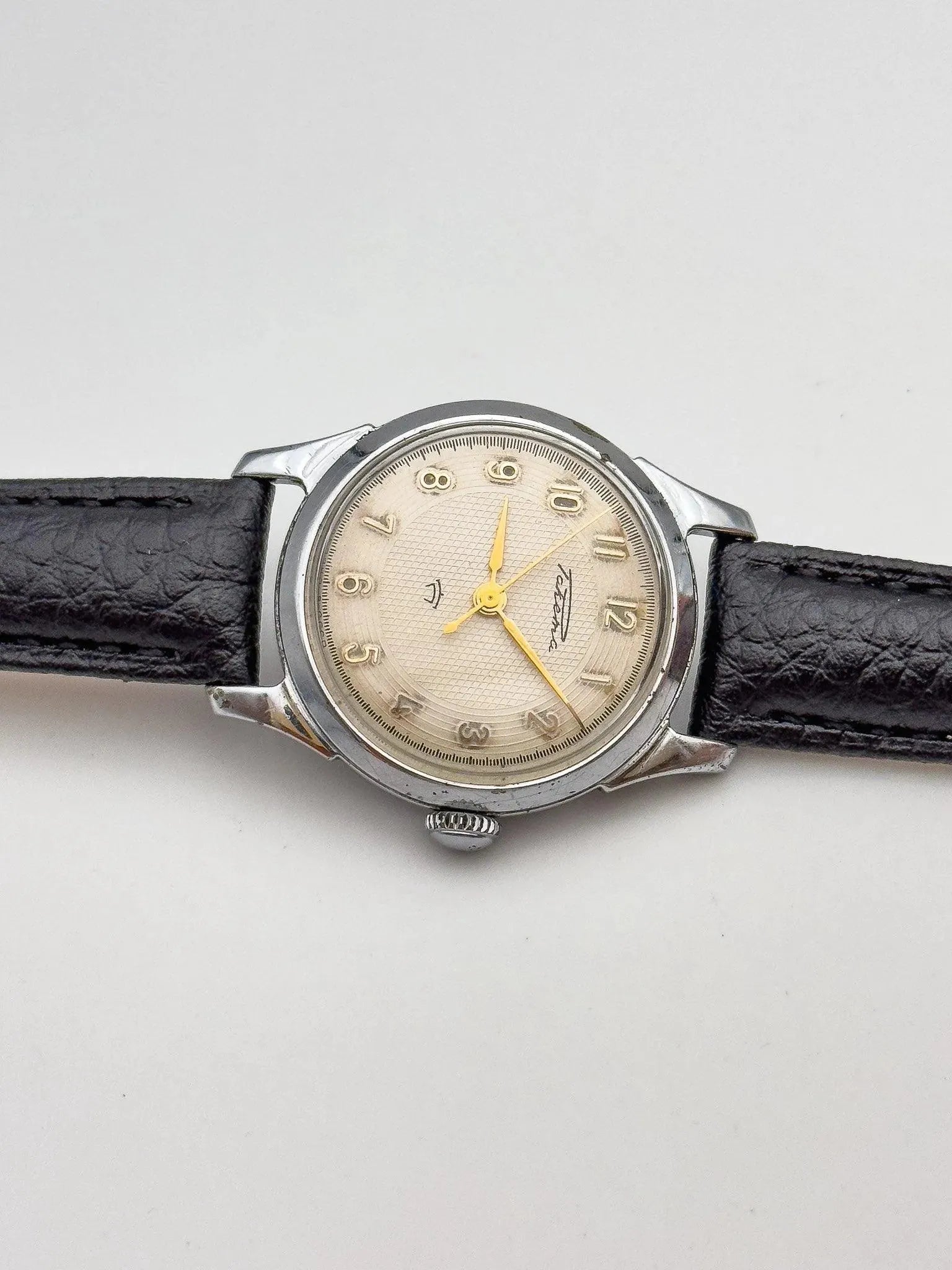 Raketa - Cadran Crème Guilloché - 1960s - Atelier Victor Paris - Vintage Watch Shop Dubai