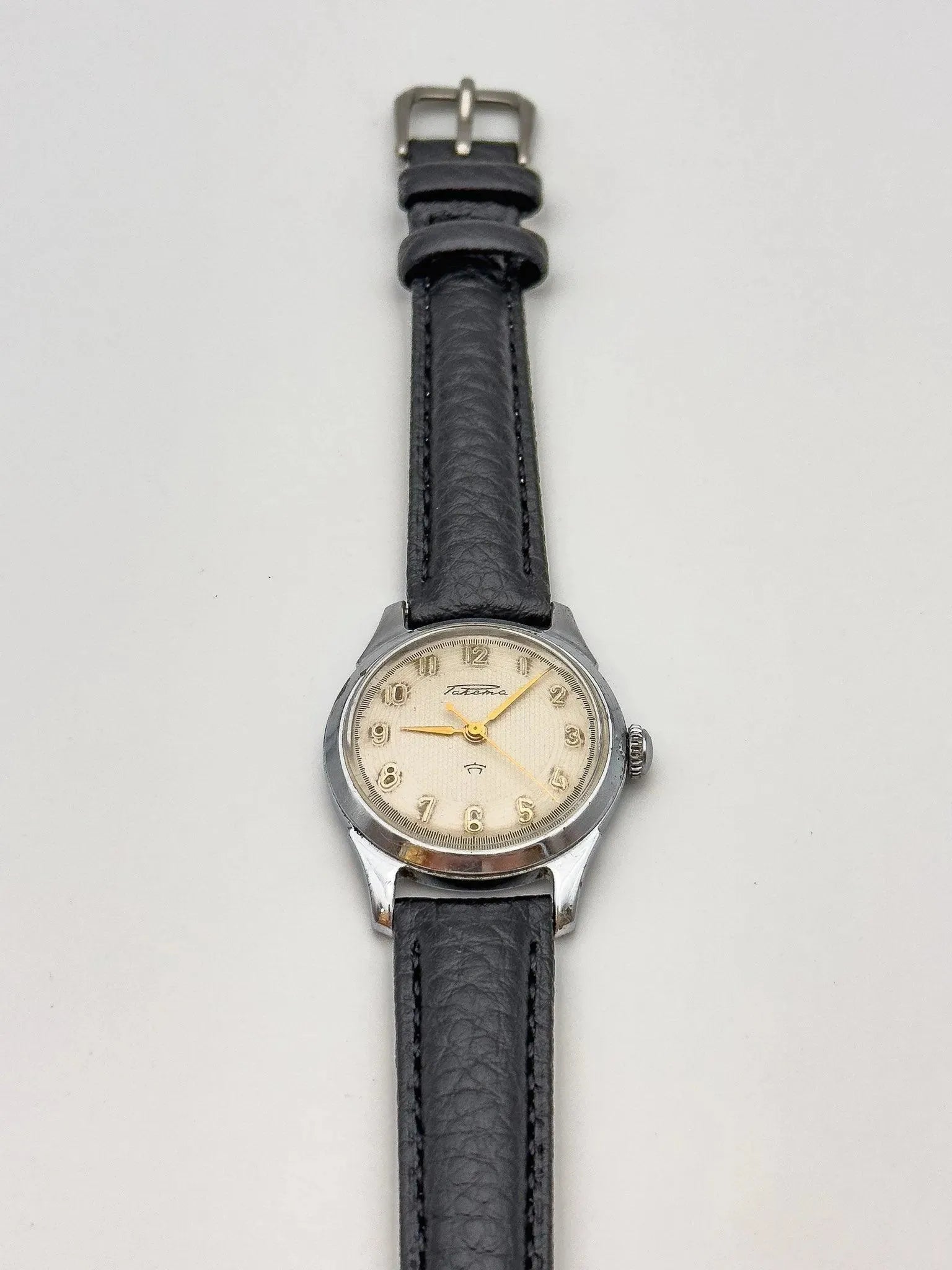 Raketa - Cadran Crème Guilloché - 1960s - Atelier Victor Paris - Vintage Watch Shop Dubai