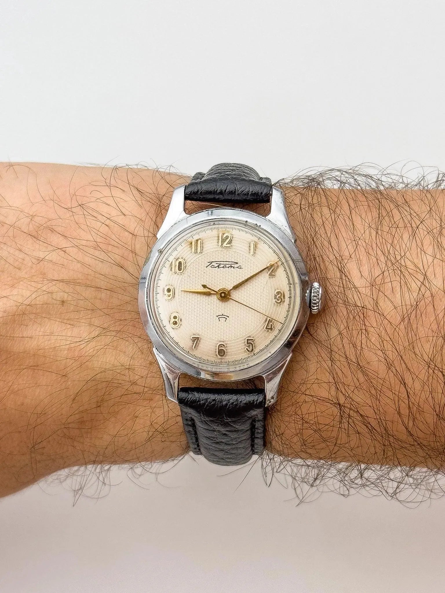 Raketa - Cadran Crème Guilloché - 1960s - Atelier Victor Paris - Vintage Watch Shop Dubai