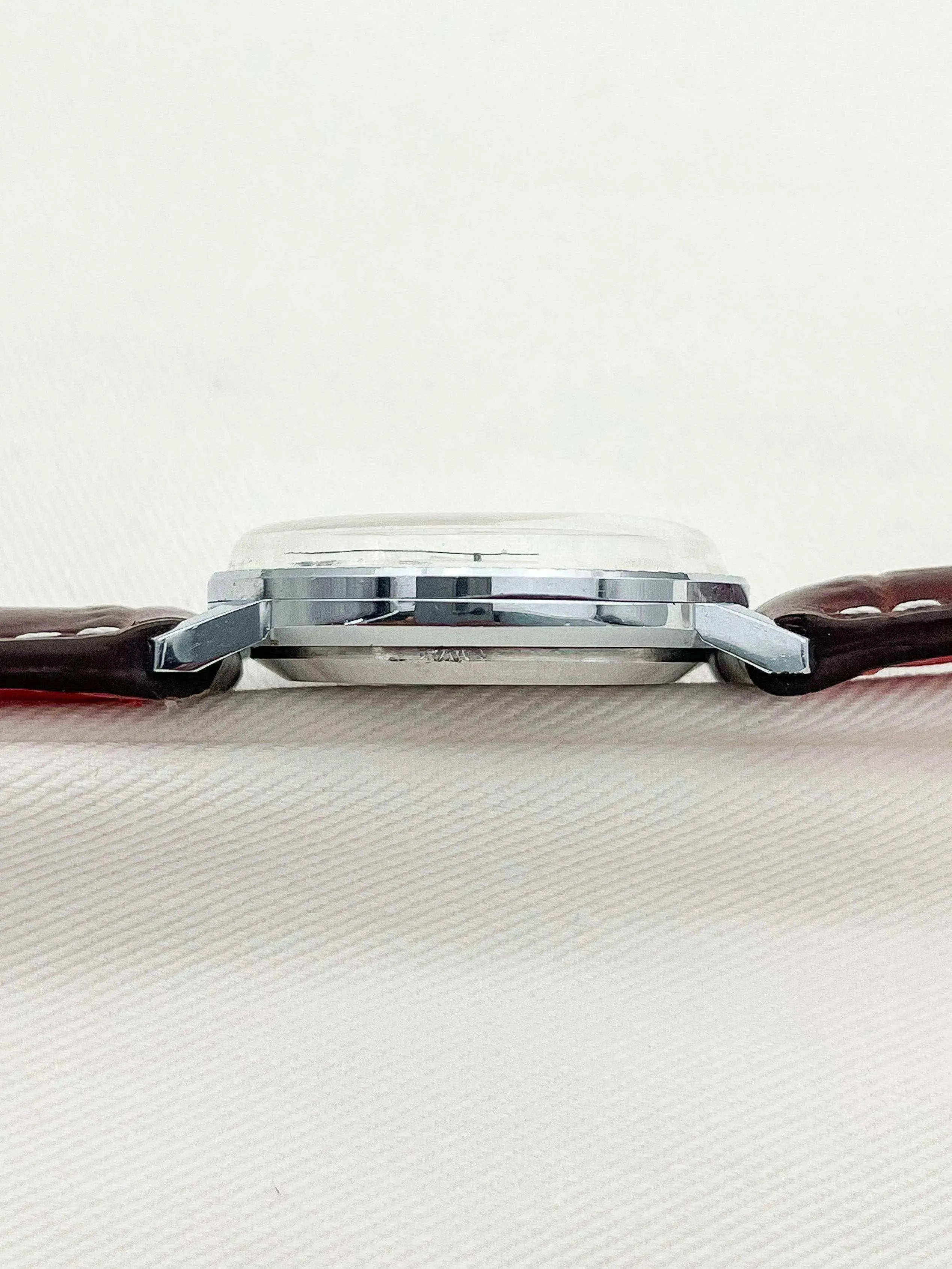 Raketa - Clock - 1960s - Atelier Victor Paris - Vintage Watch Shop Dubai