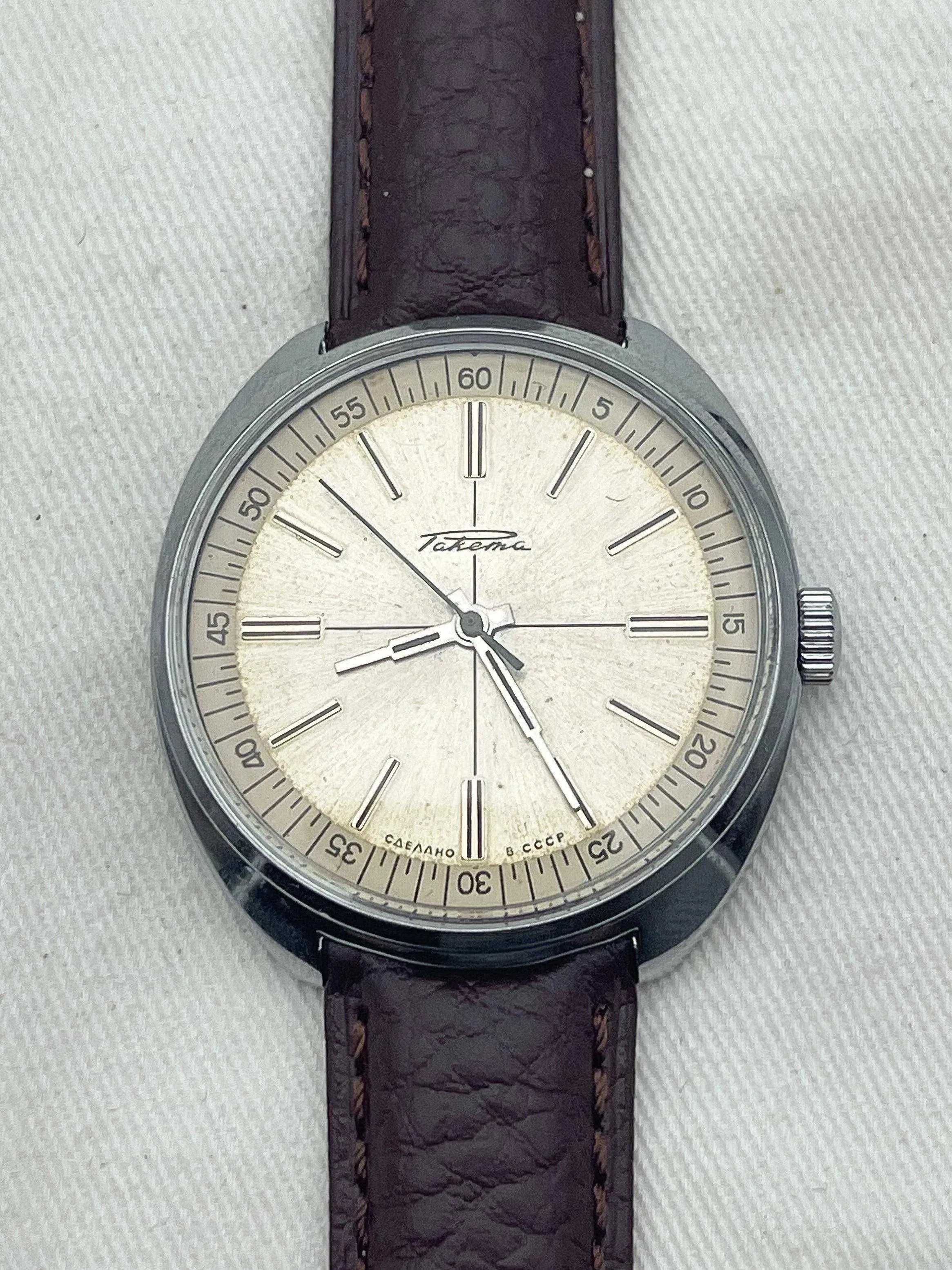 Raketa - Crosshair Dial - 1970s - Atelier Victor Paris - Vintage Watch Shop Dubai