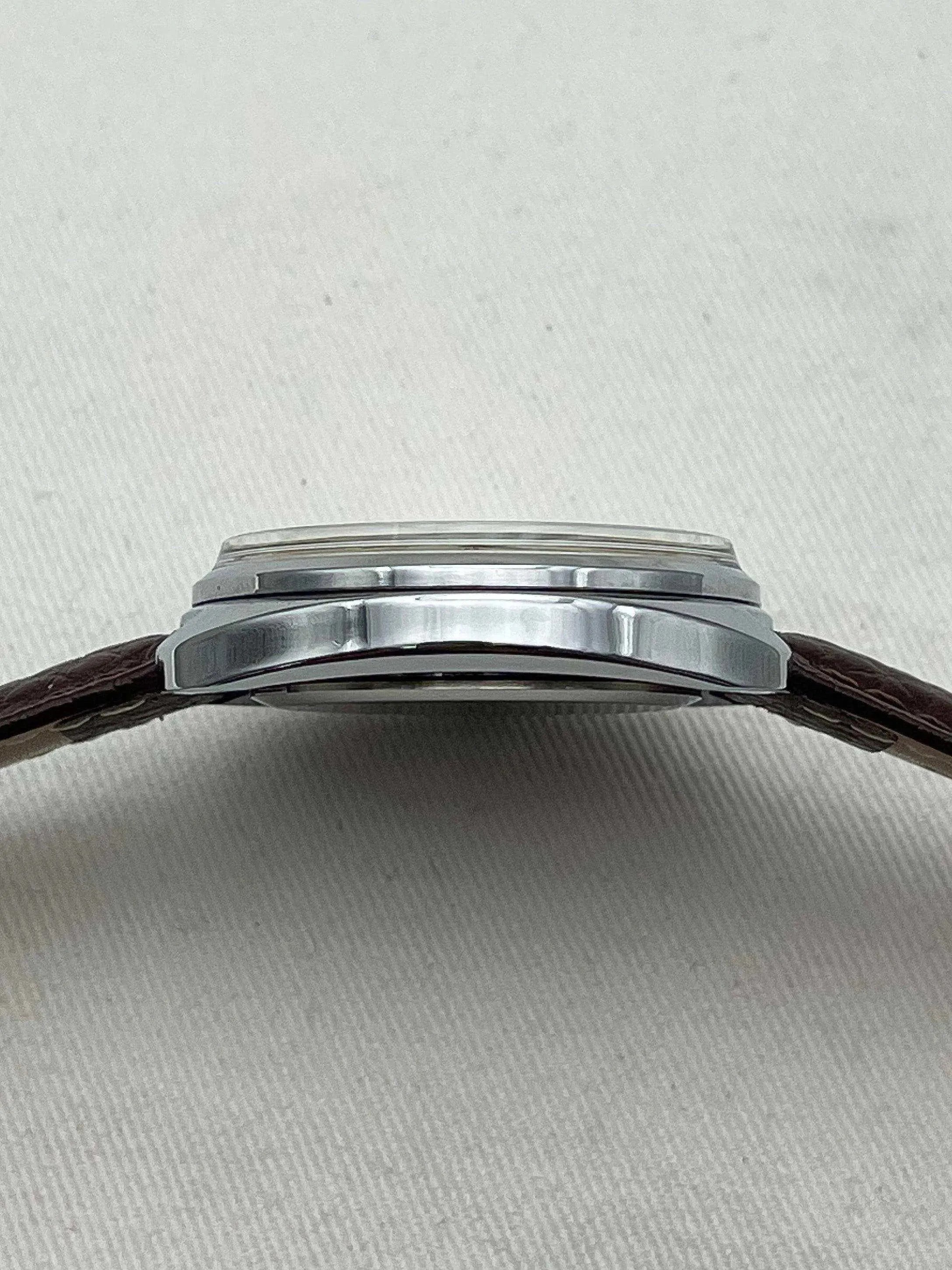 Raketa - Crosshair Dial - 1970s - Atelier Victor Paris - Vintage Watch Shop Dubai
