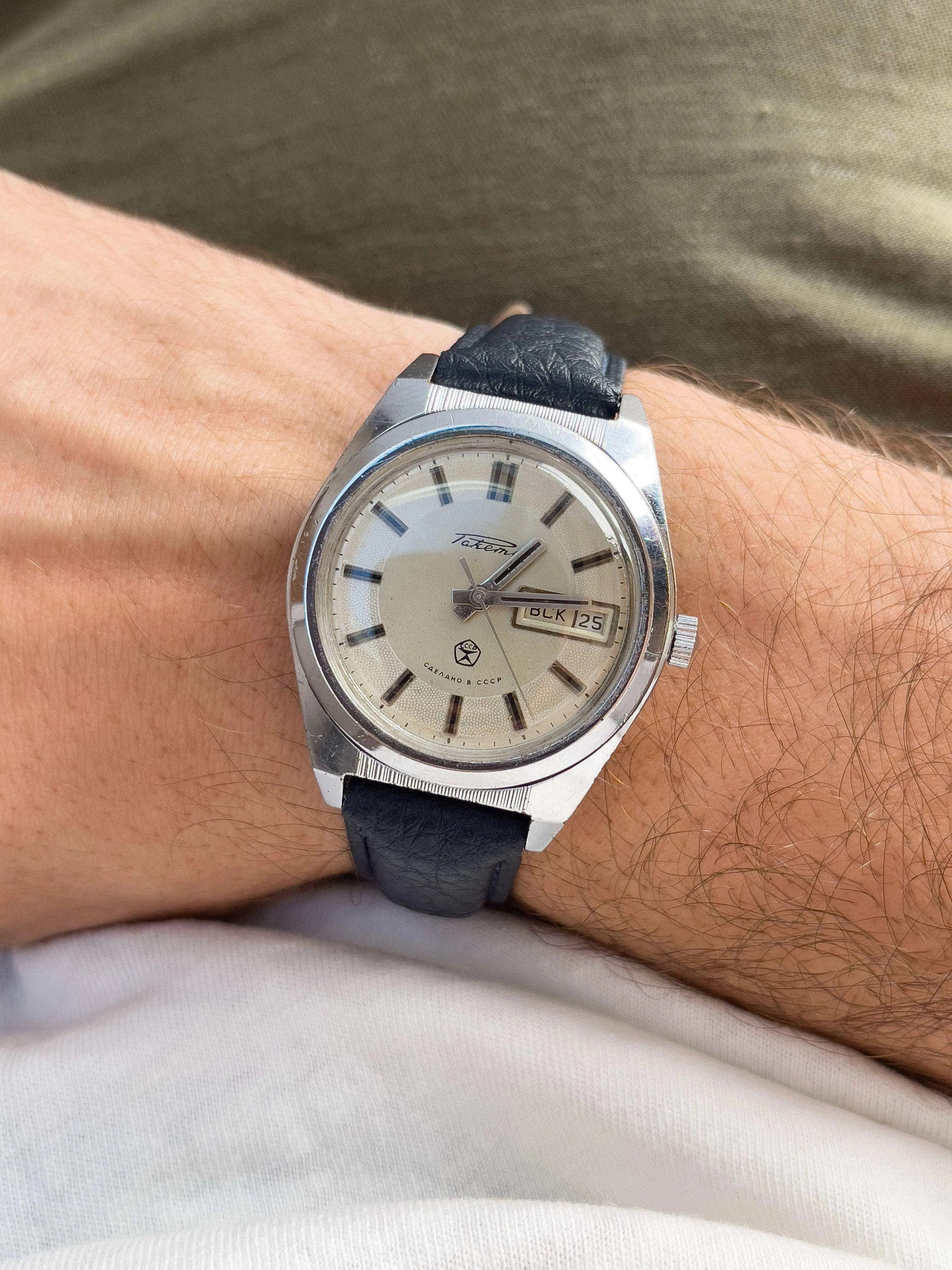 Raketa - Daydate Cream - 1970s - Atelier Victor Paris - Vintage Watch Shop Dubai