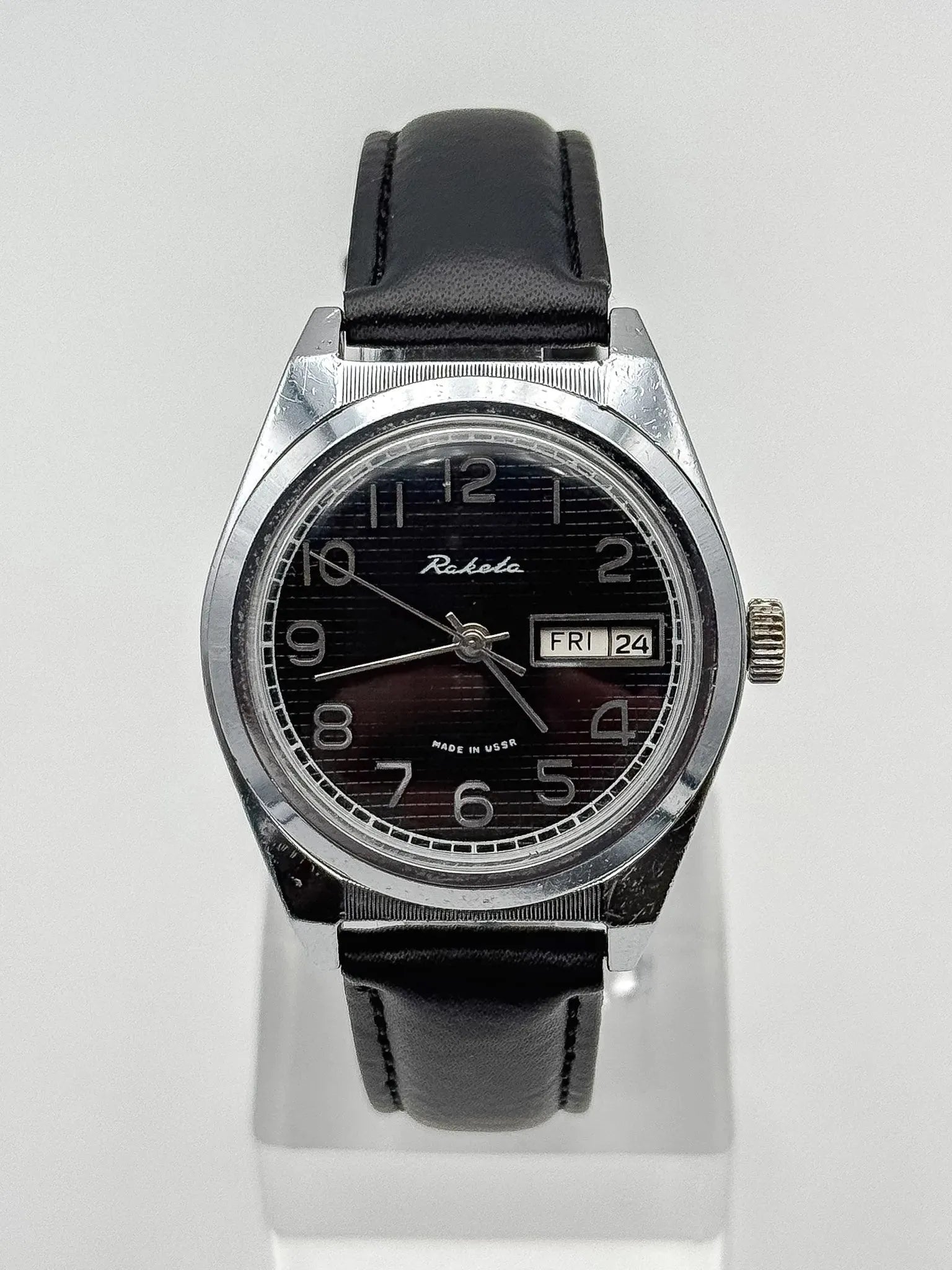 Raketa - Daydate Nid d'abeille Noir - 1980s - Atelier Victor Paris - Vintage Watch Shop Dubai