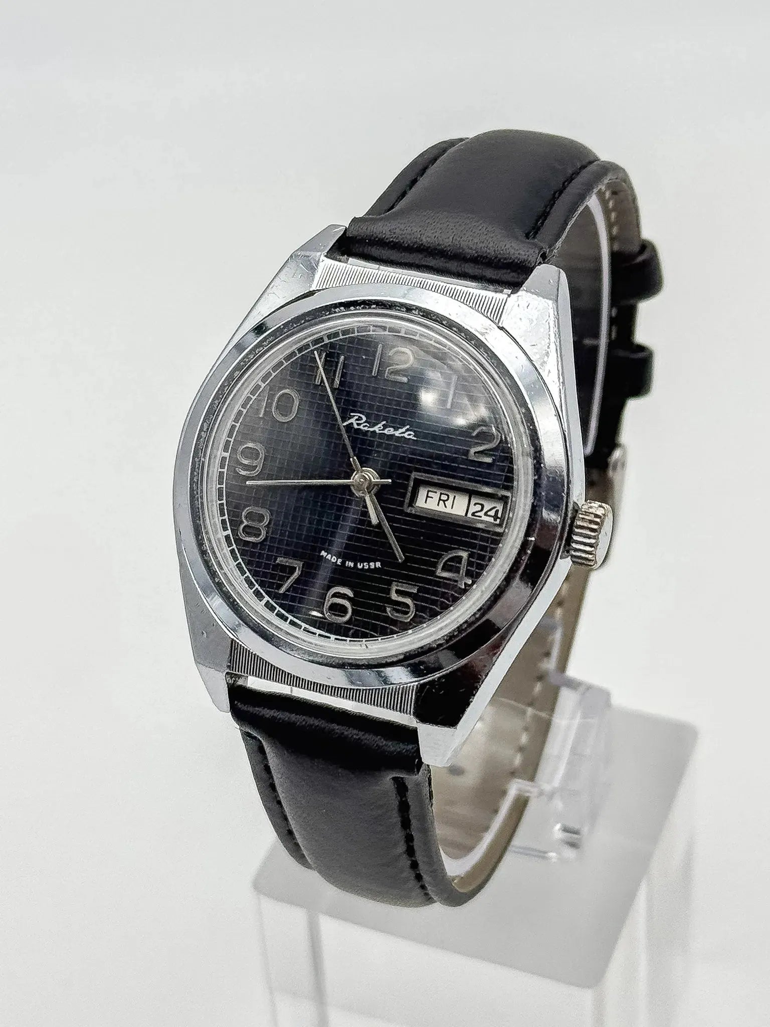 Raketa - Daydate Nid d'abeille Noir - 1980s - Atelier Victor Paris - Vintage Watch Shop Dubai