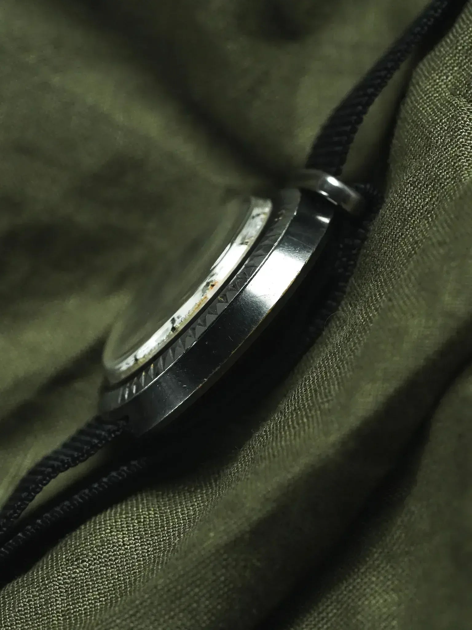 Raketa - Disco Volante Noir Crème - 1970s - Atelier Victor