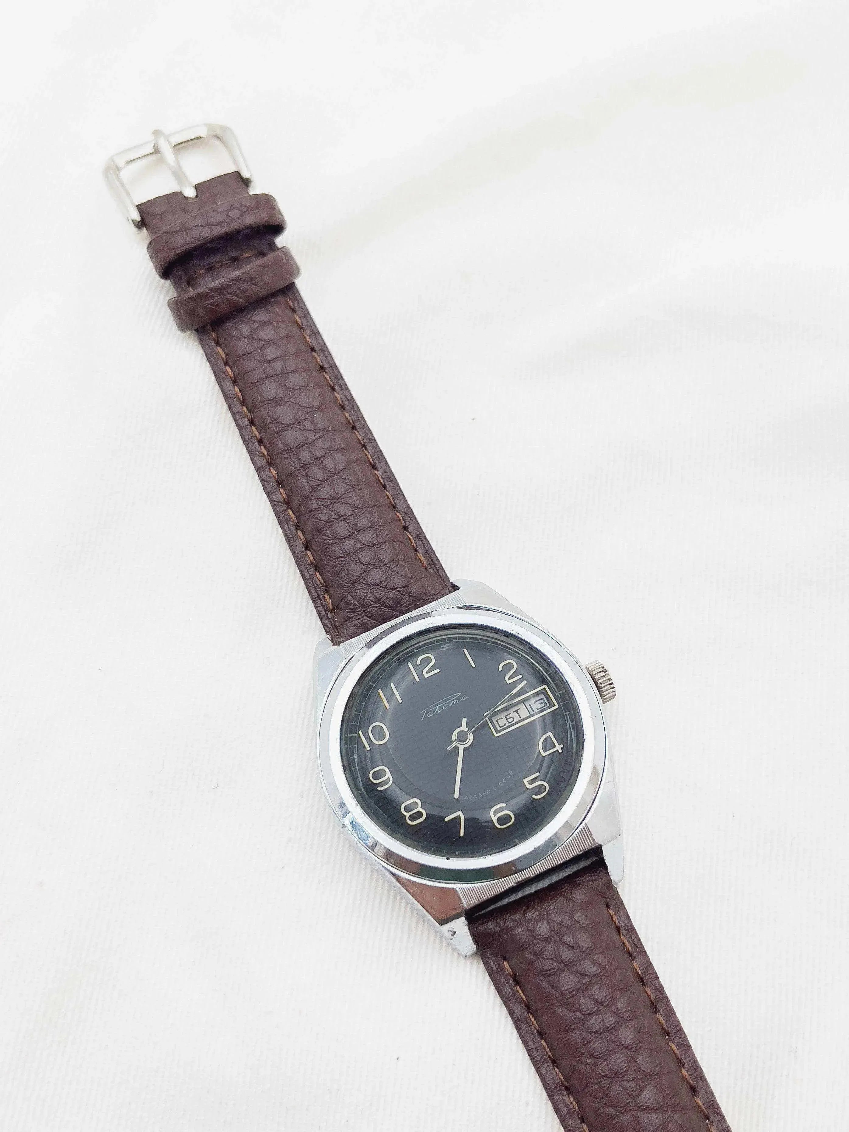 Raketa - Index Romain Daydate - 1970's - Atelier Victor Paris - Vintage Watch Shop Dubai