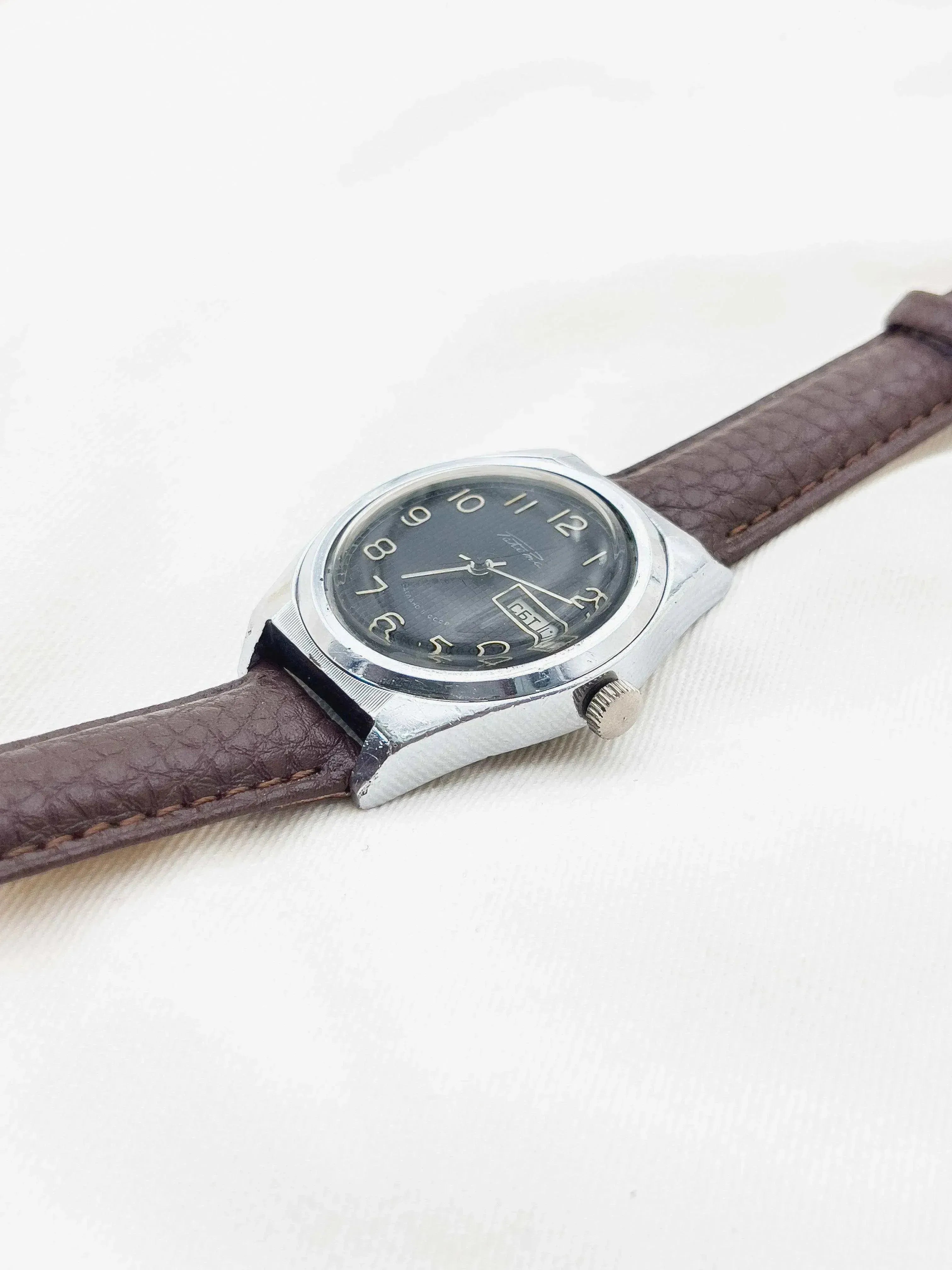 Raketa - Index Romain Daydate - 1970's - Atelier Victor - Vintage Shop