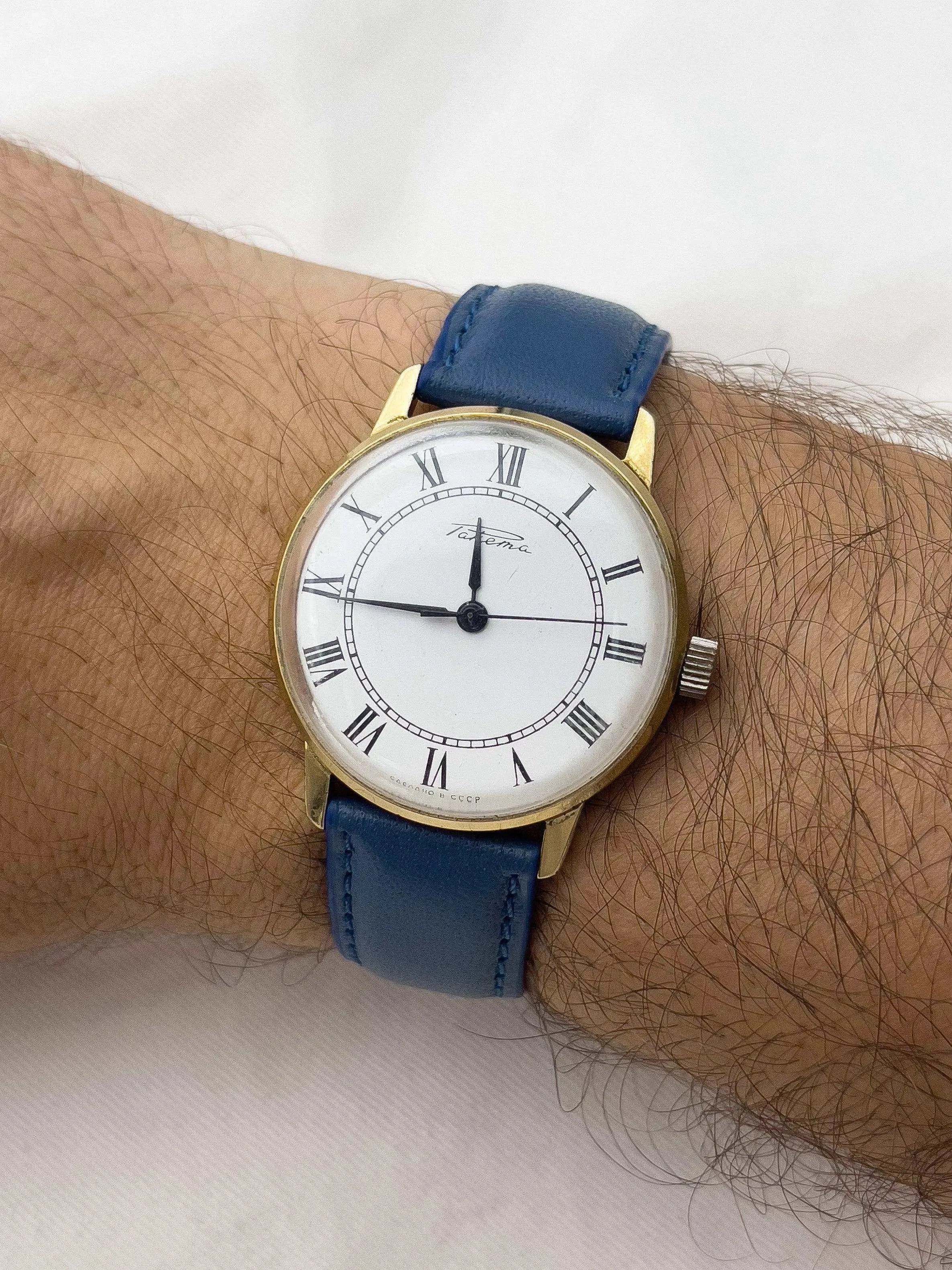 Raketa - Index Romain Gold - 1960s - Atelier Victor Paris - Vintage Watch Shop Dubai