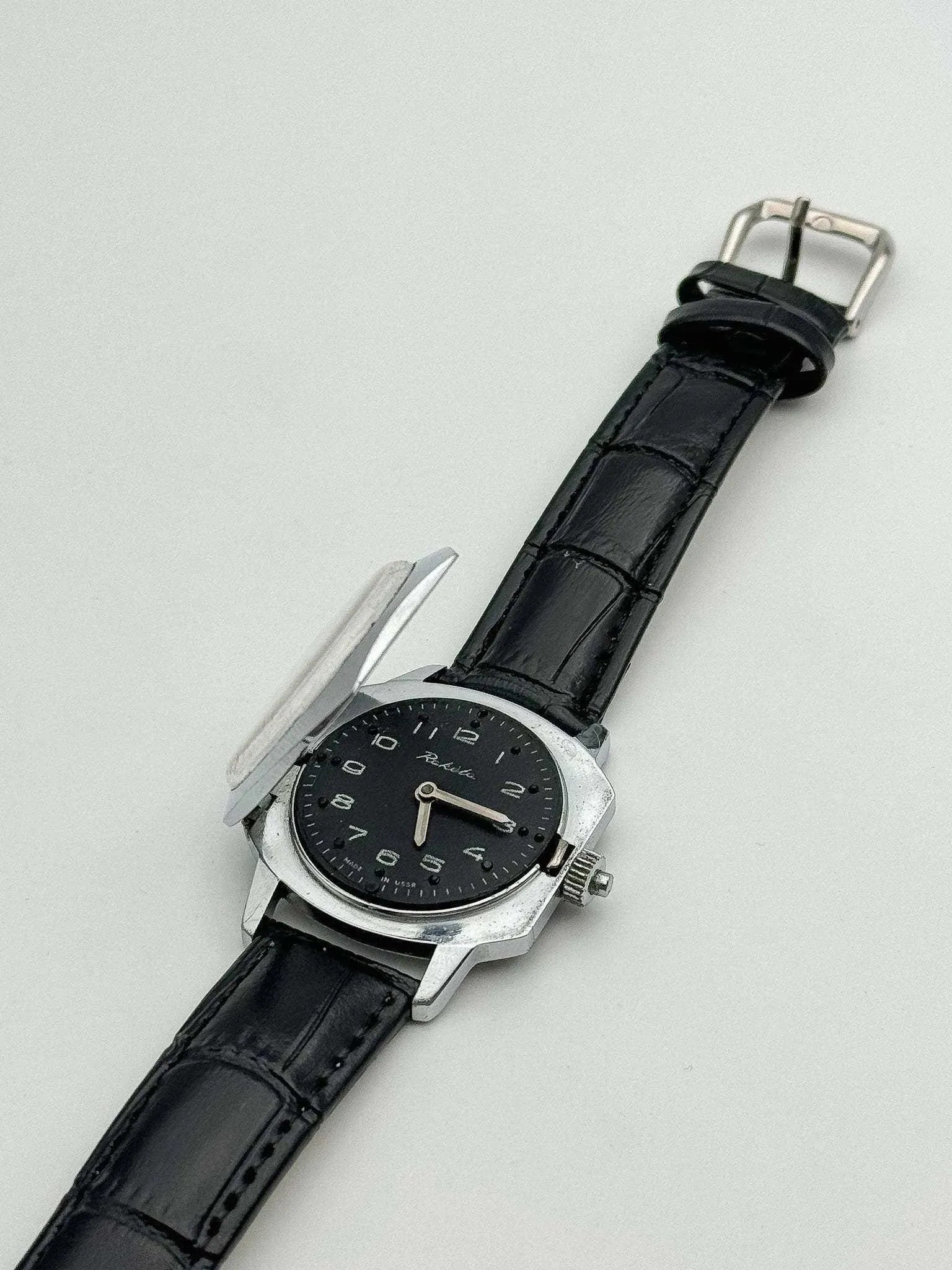 Raketa - Montre ancienne pour les aveugles cadran noir - 1980s - Atelier Victor - Vintage Shop