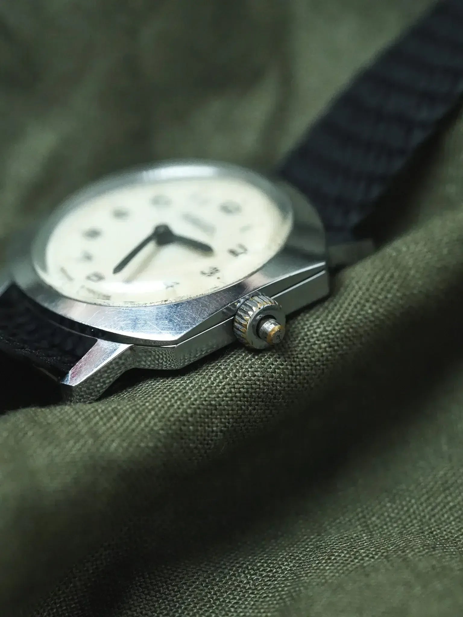 Raketa - Montre aveugle cadran braille crème - 1960s - Atelier Victor