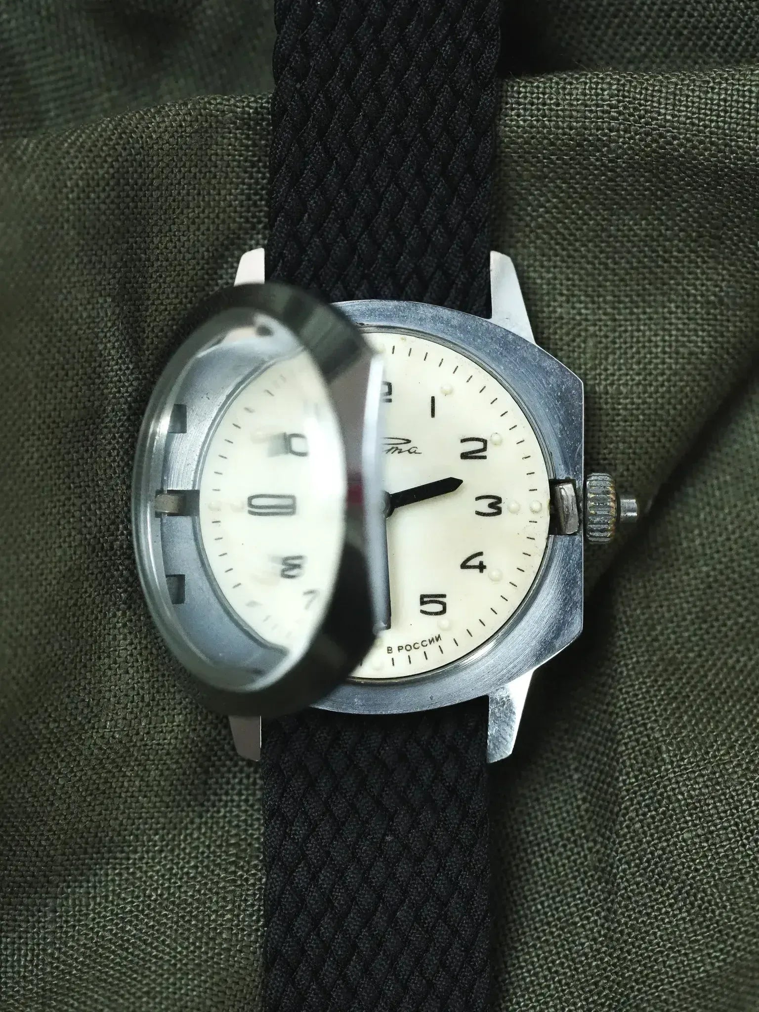 Raketa - Montre aveugle cadran braille crème - 1960s - Atelier Victor
