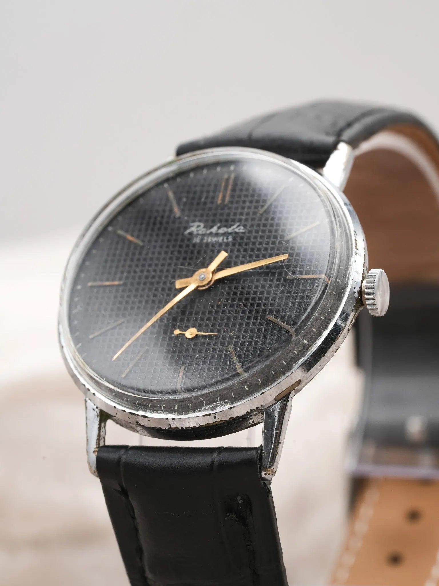 Raketa - Nid d'abeilles Noir Petite-seconde OR - 1960s - Atelier Victor - Vintage Shop