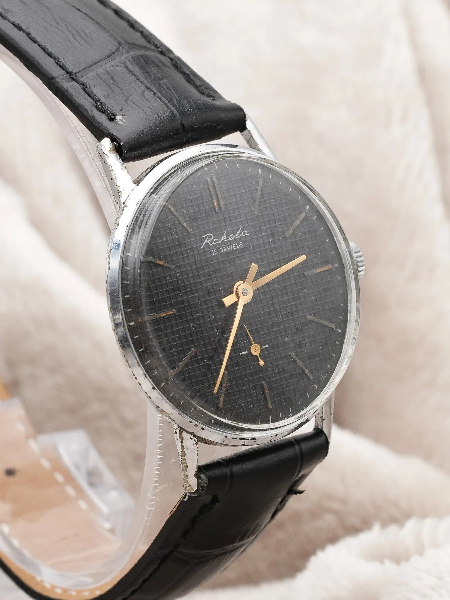 Raketa - Nid d'abeilles Noir Petite-seconde OR - 1960s - Atelier Victor - Vintage Shop
