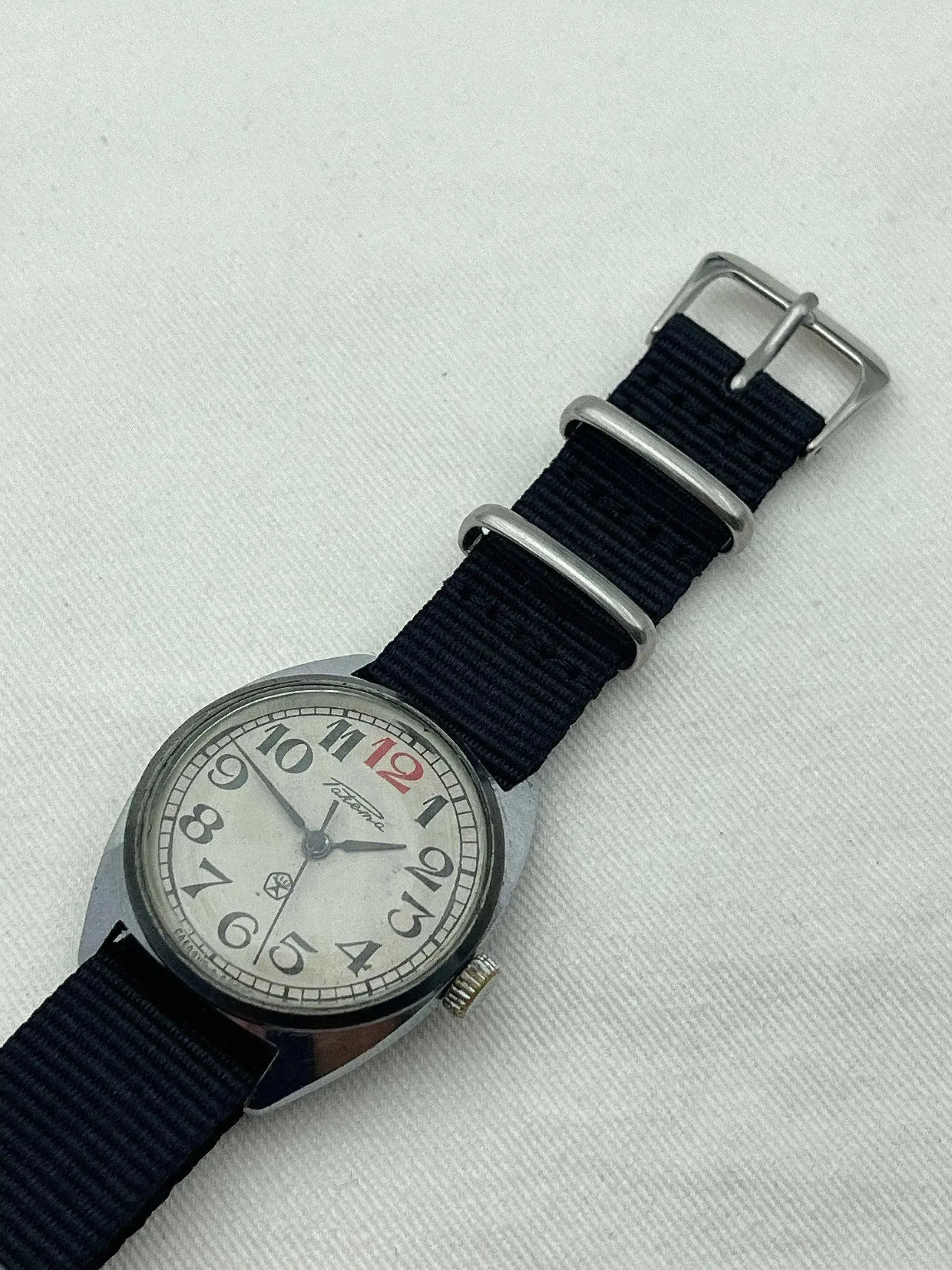 Raketa - Red Twelve - 1960s - Atelier Victor