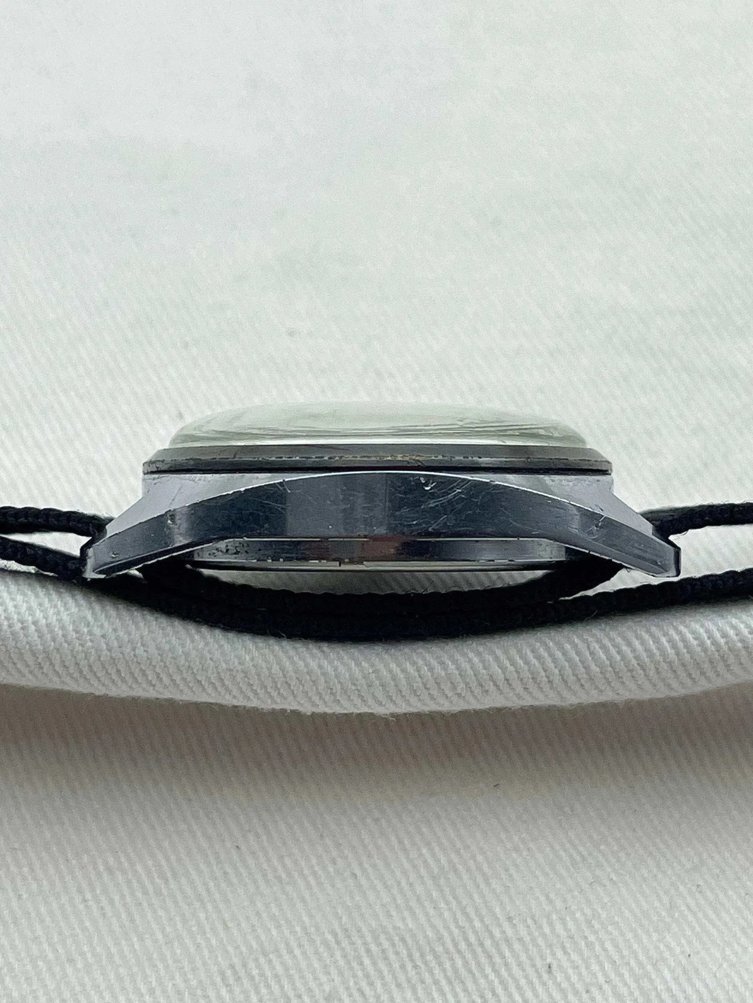 Raketa - Red Twelve - 1960s - Atelier Victor