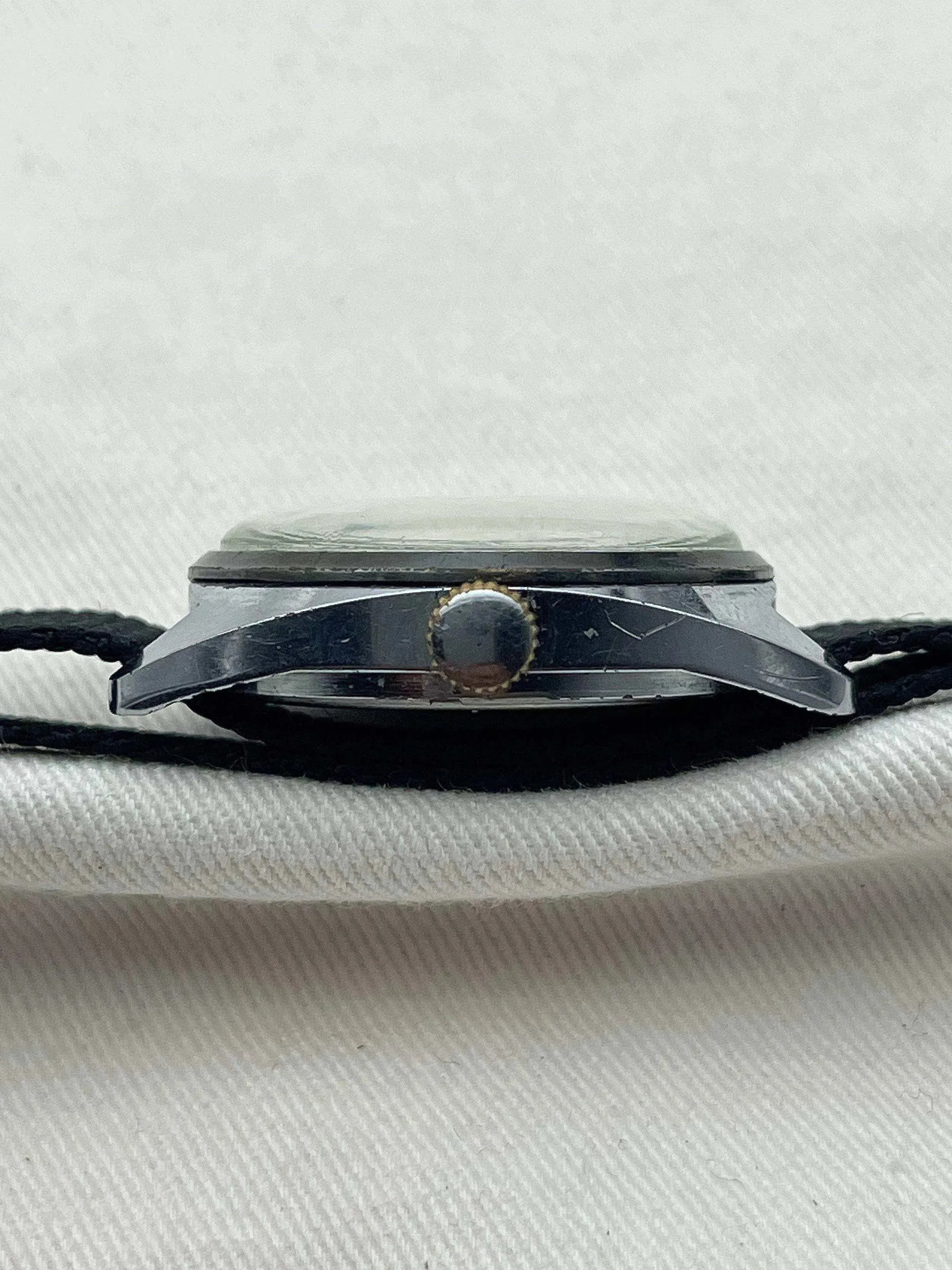 Raketa - Red Twelve - 1960s - Atelier Victor