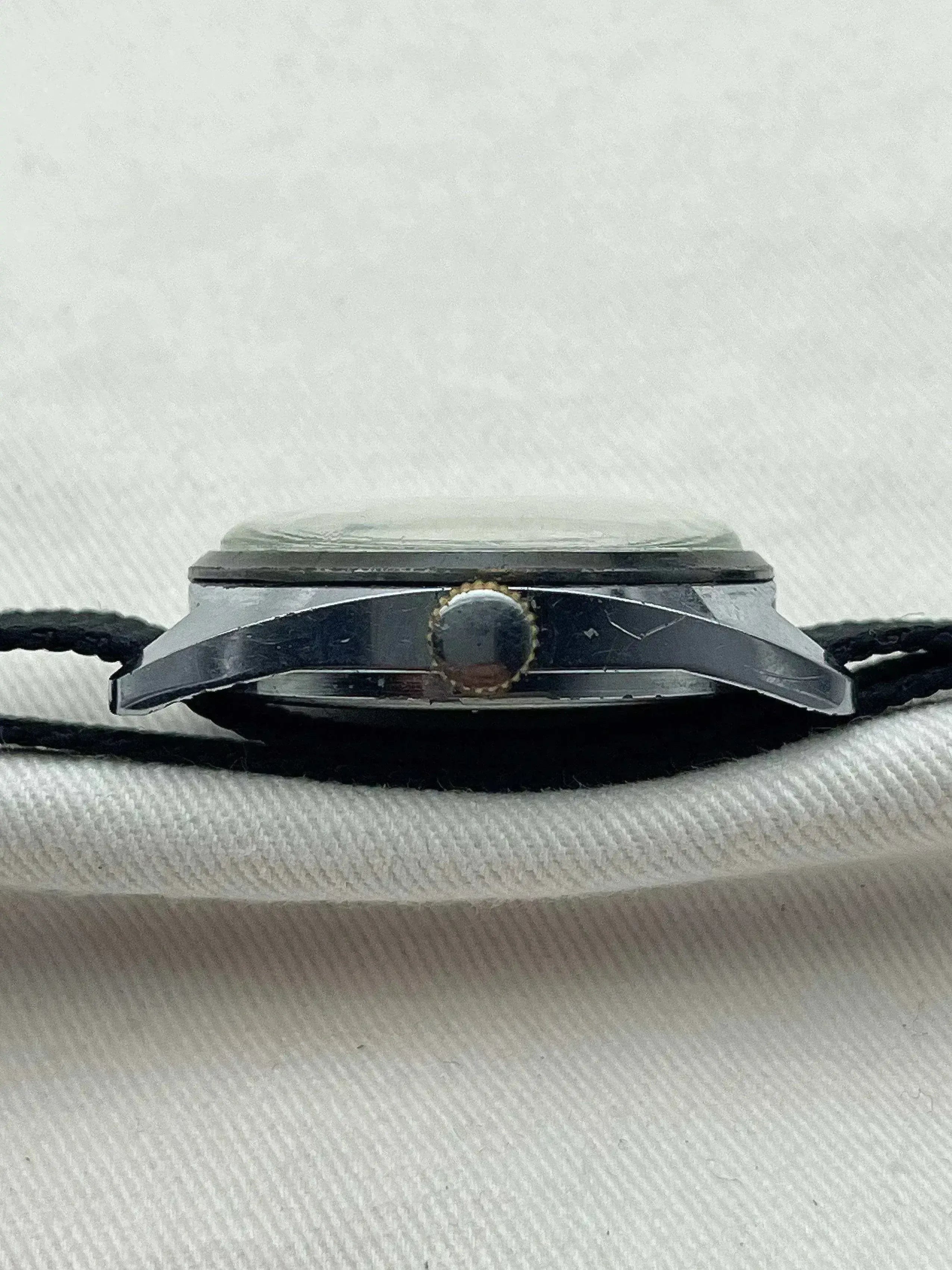 Raketa - Red Twelve - 1960s - Atelier Victor