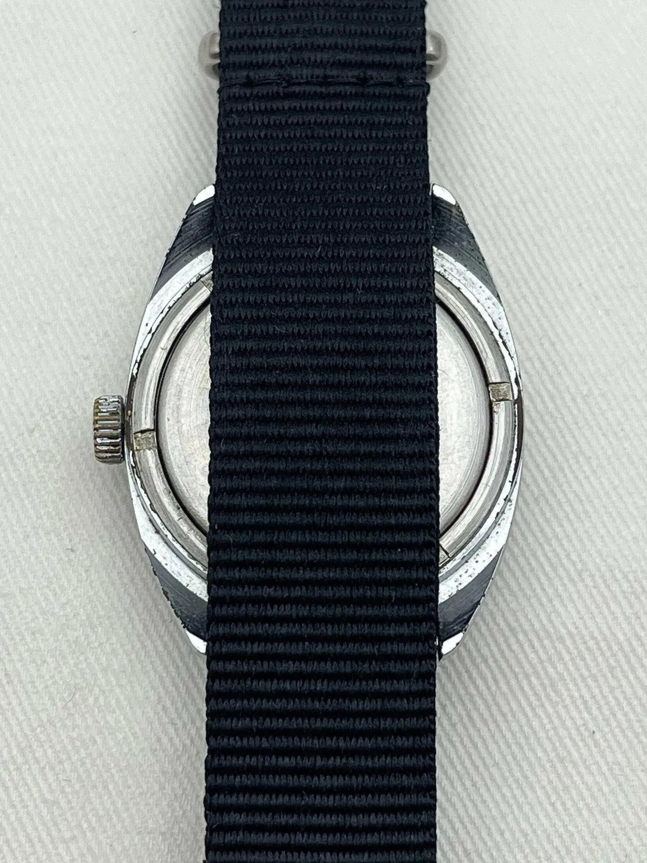 Raketa - Red Twelve - 1960s - Atelier Victor