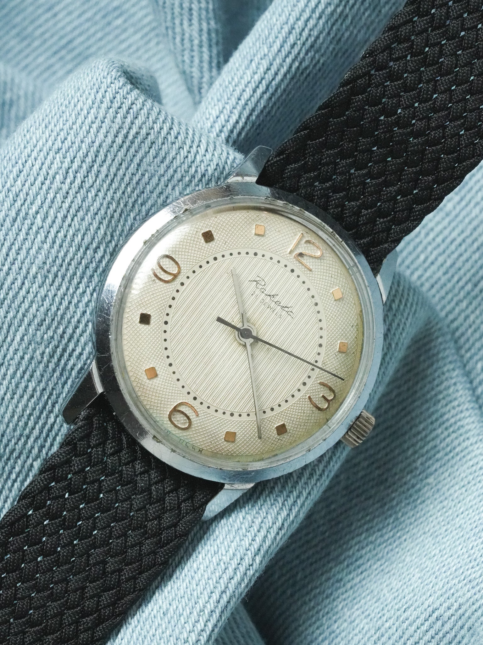 Raketa - Tapisserie crème 3-6-9-12 - 1970s - Atelier Victor - Vintage Shop