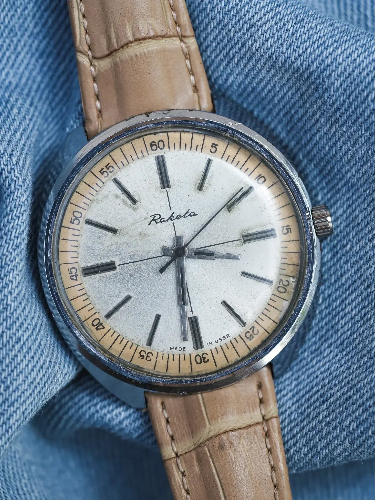 Raketa - Tonneau Crosshair acier Beige - 1970s - Atelier Victor