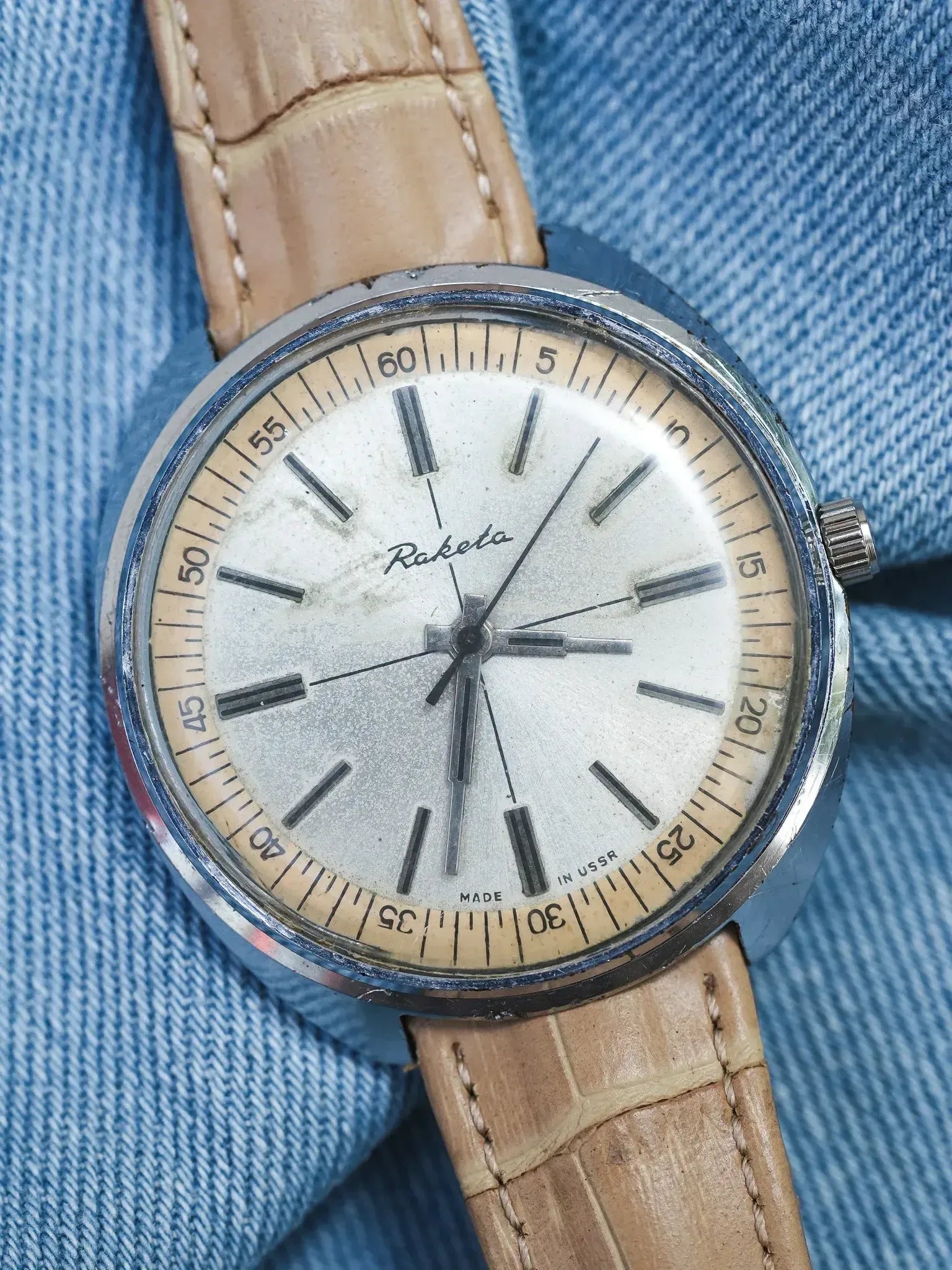Raketa - Tonneau Crosshair acier Beige - 1970s - Atelier Victor