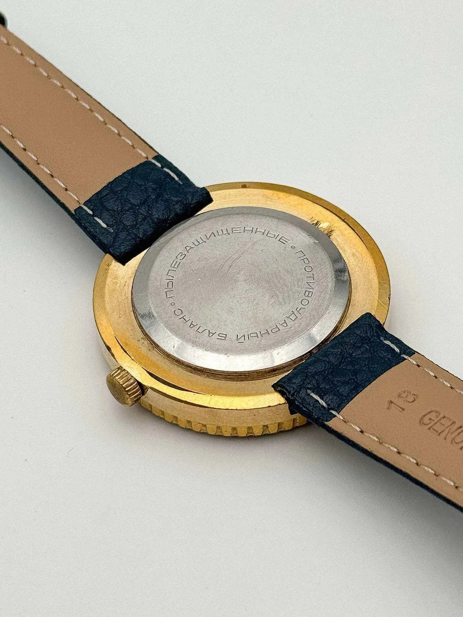 Raketa - Tour du monde bleu - 1970s - Atelier Victor Paris - Vintage Watch Shop Dubai