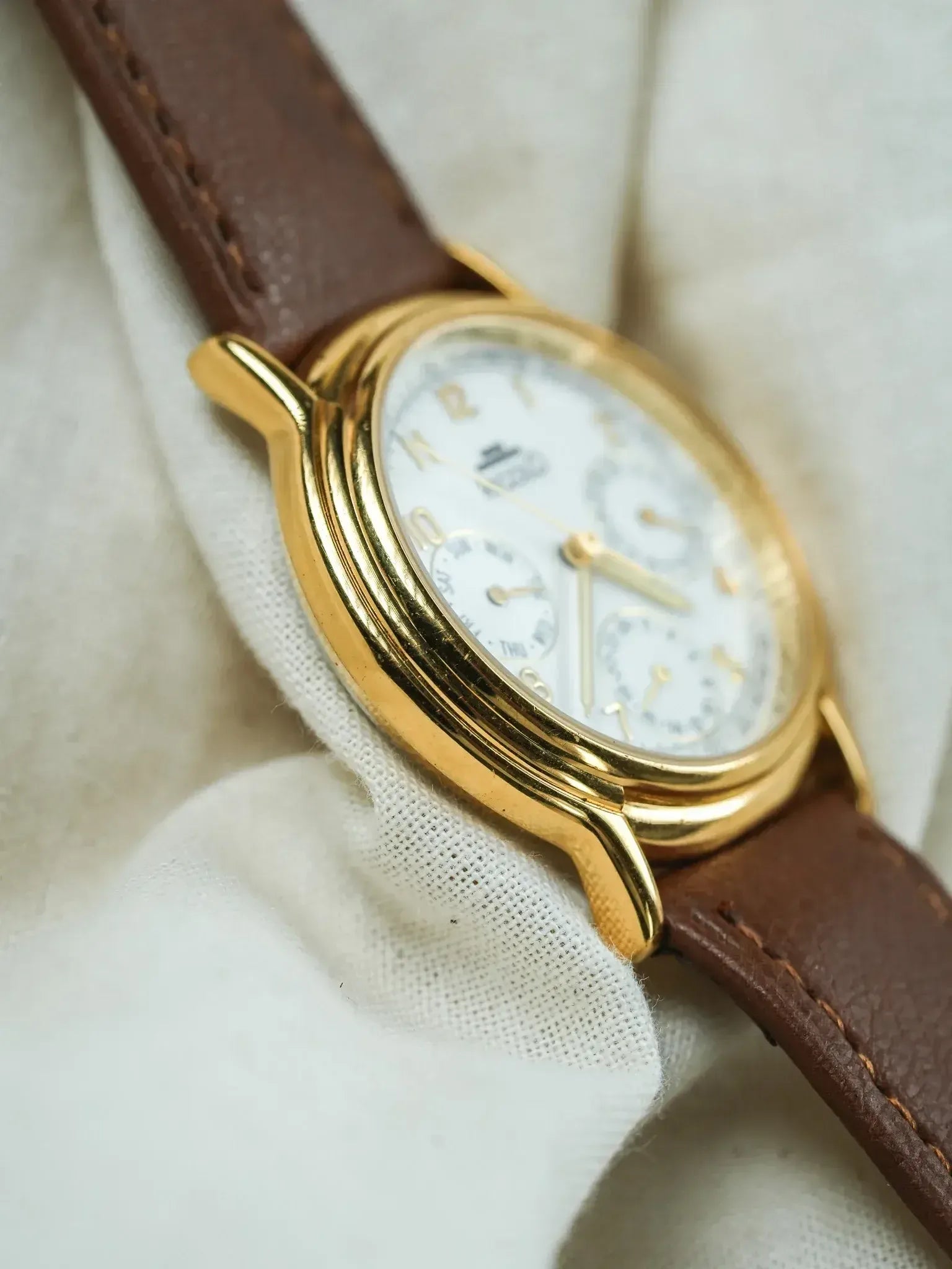 Regolo - Or Triple Calendar blanc - 1990s - Atelier Victor