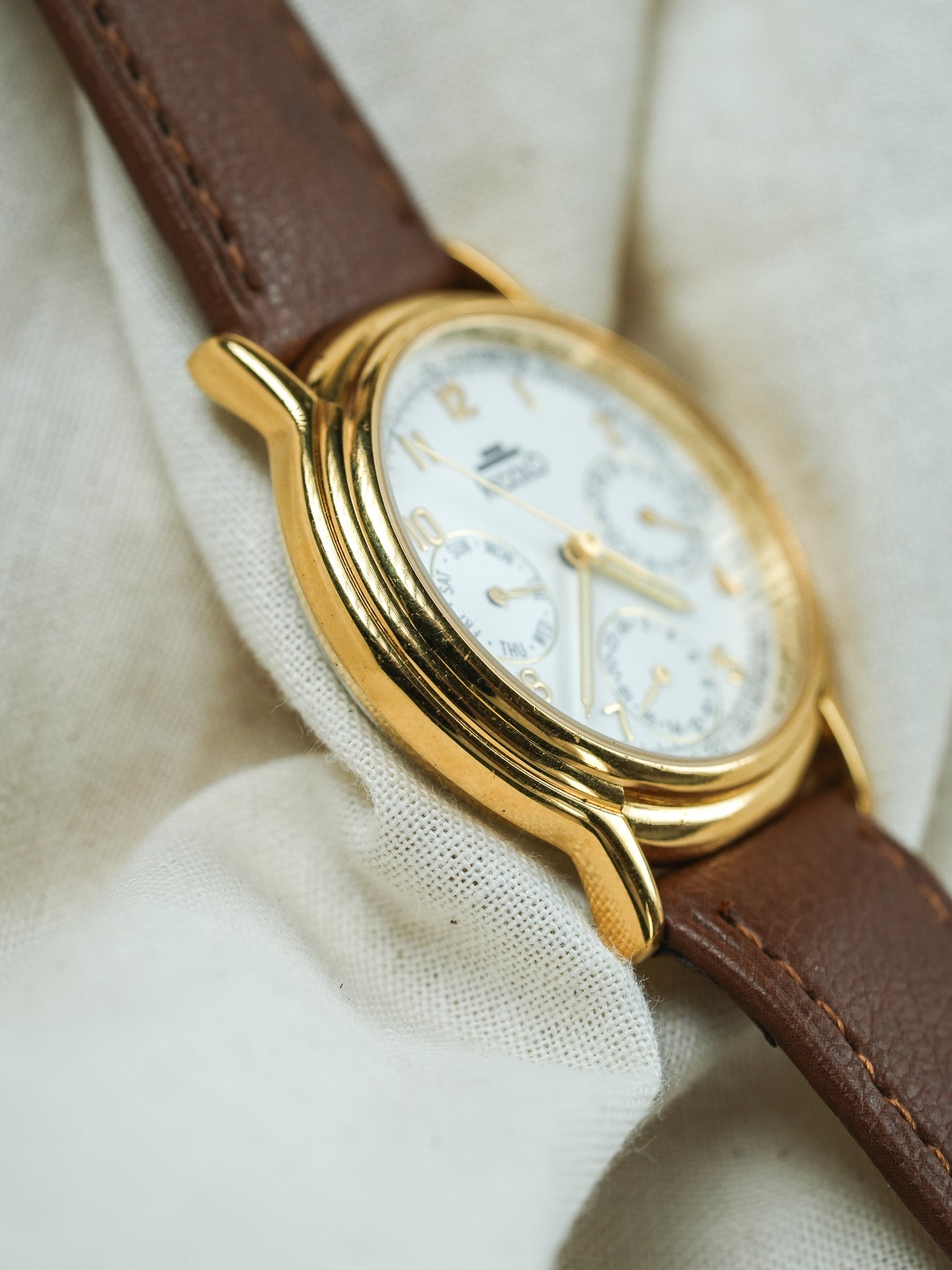 Regolo - Or Triple Calendar blanc - 1990s - Atelier Victor - Vintage Shop