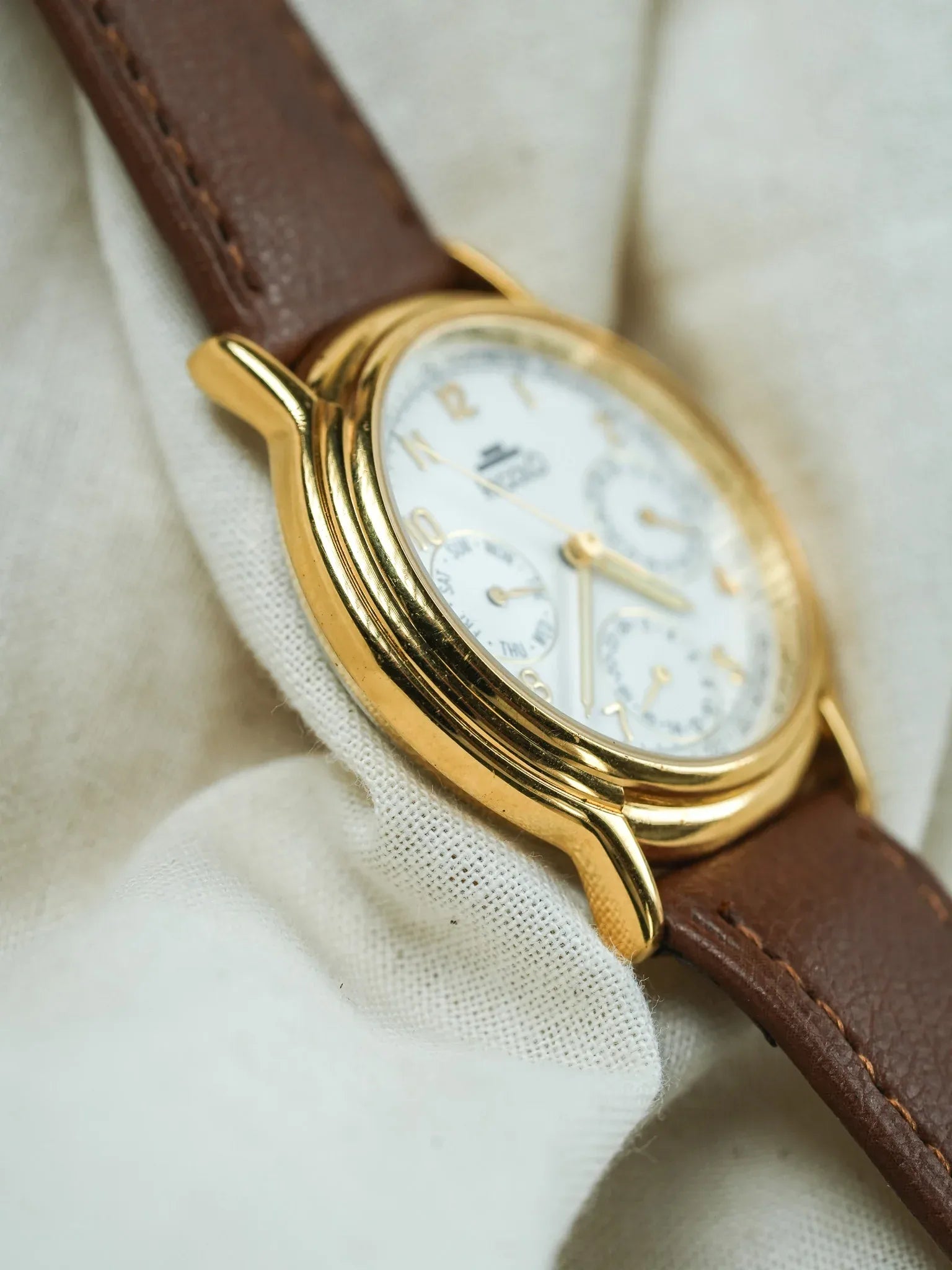 Regolo - Or Triple Calendar blanc - 1990s - Atelier Victor - Vintage Shop