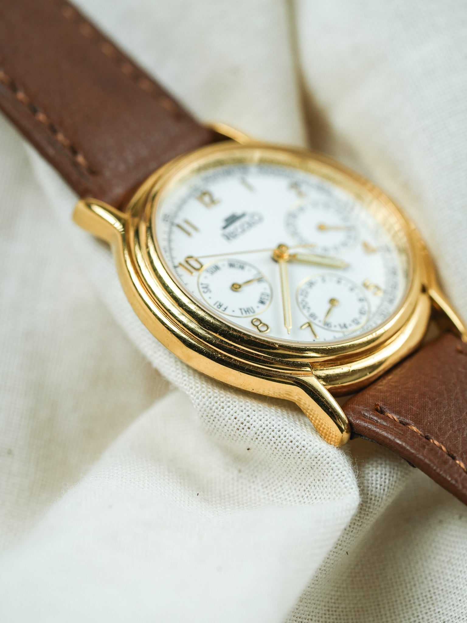Regolo - Or Triple Calendar blanc - 1990s - Atelier Victor - Vintage Shop