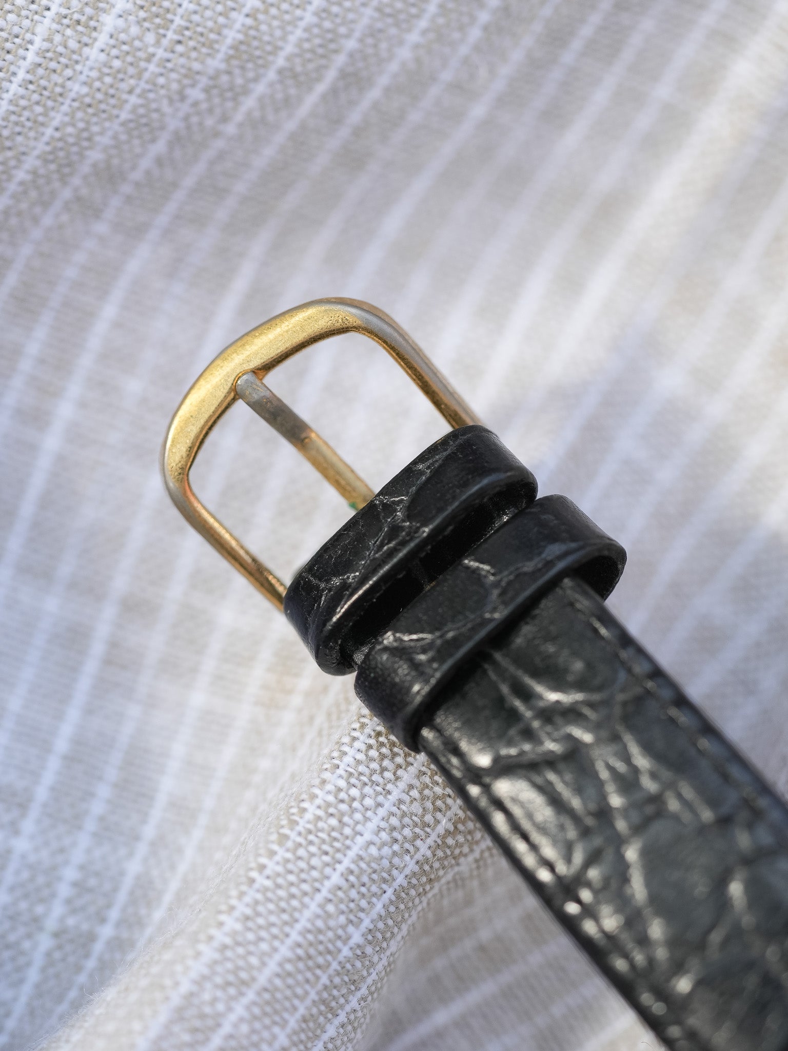 Revue - Grandville Tonneau plaqué or ultra sim - 1990s - Atelier Victor - Vintage Shop