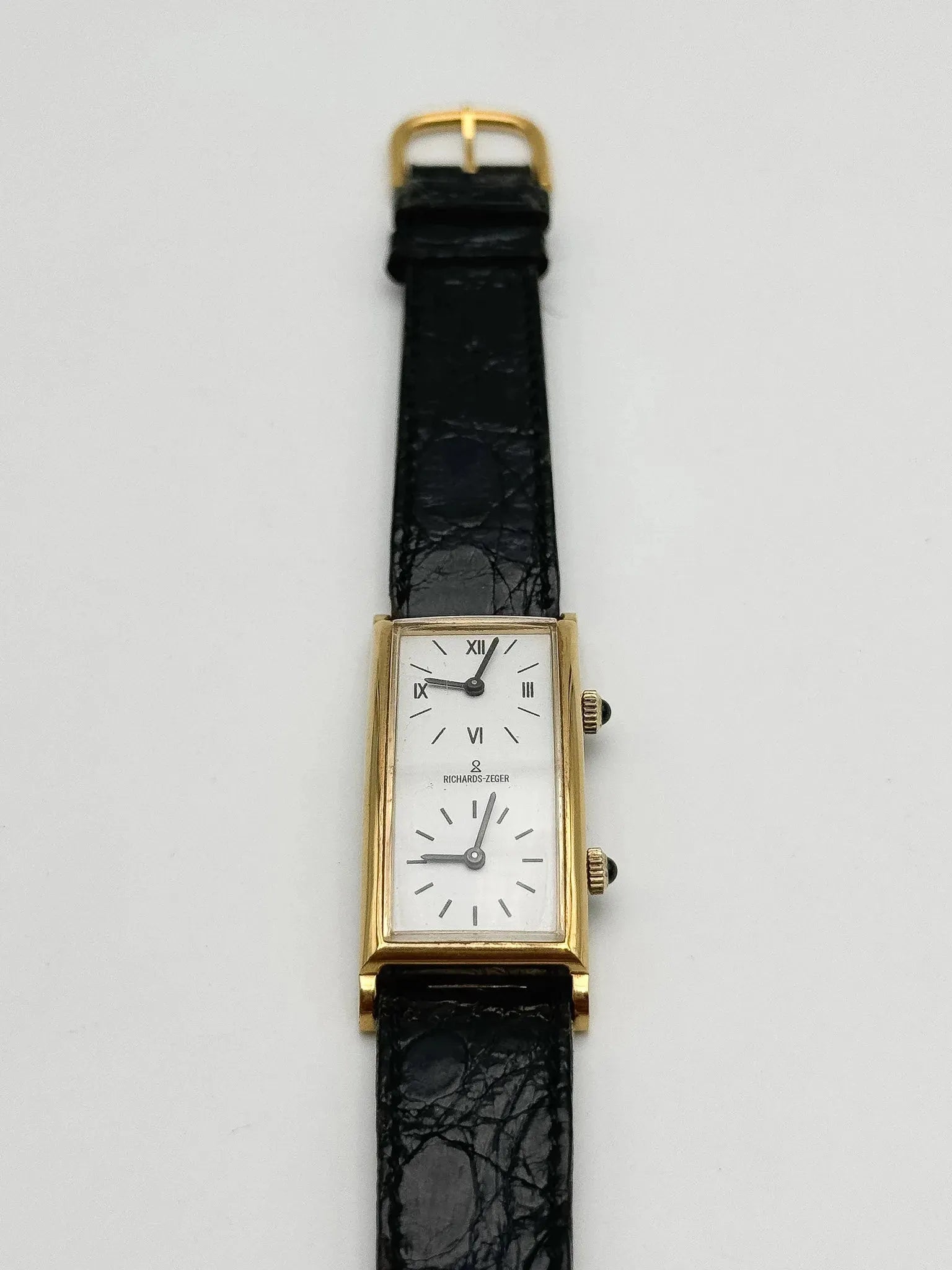 Richards-Zeger - GMT Plaqué or fond blanc double mouvements - 1980s - Atelier Victor Paris - Vintage Watch Shop Dubai