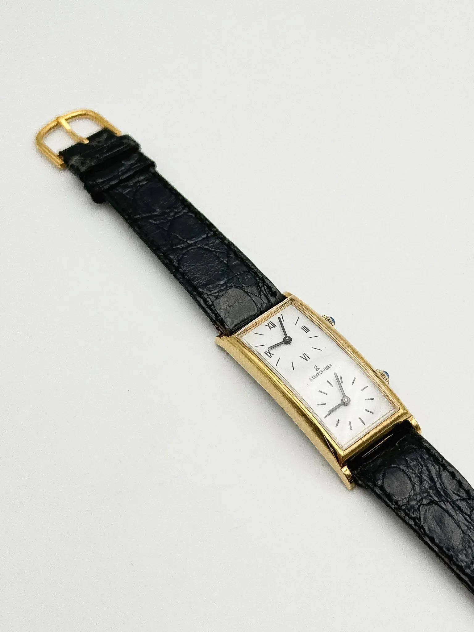 Richards-Zeger - GMT Plaqué or fond blanc double mouvements - 1980s - Atelier Victor Paris - Vintage Watch Shop Dubai