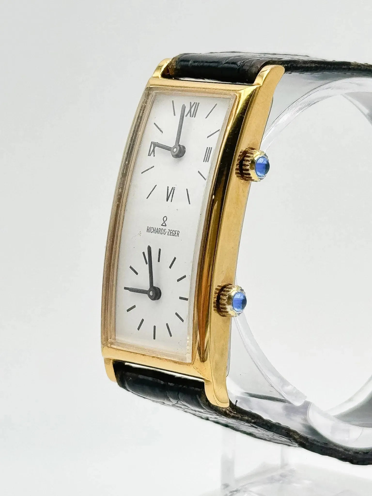 Richards-Zeger - GMT Plaqué or fond blanc double mouvements - 1980s - Atelier Victor Paris - Vintage Watch Shop Dubai