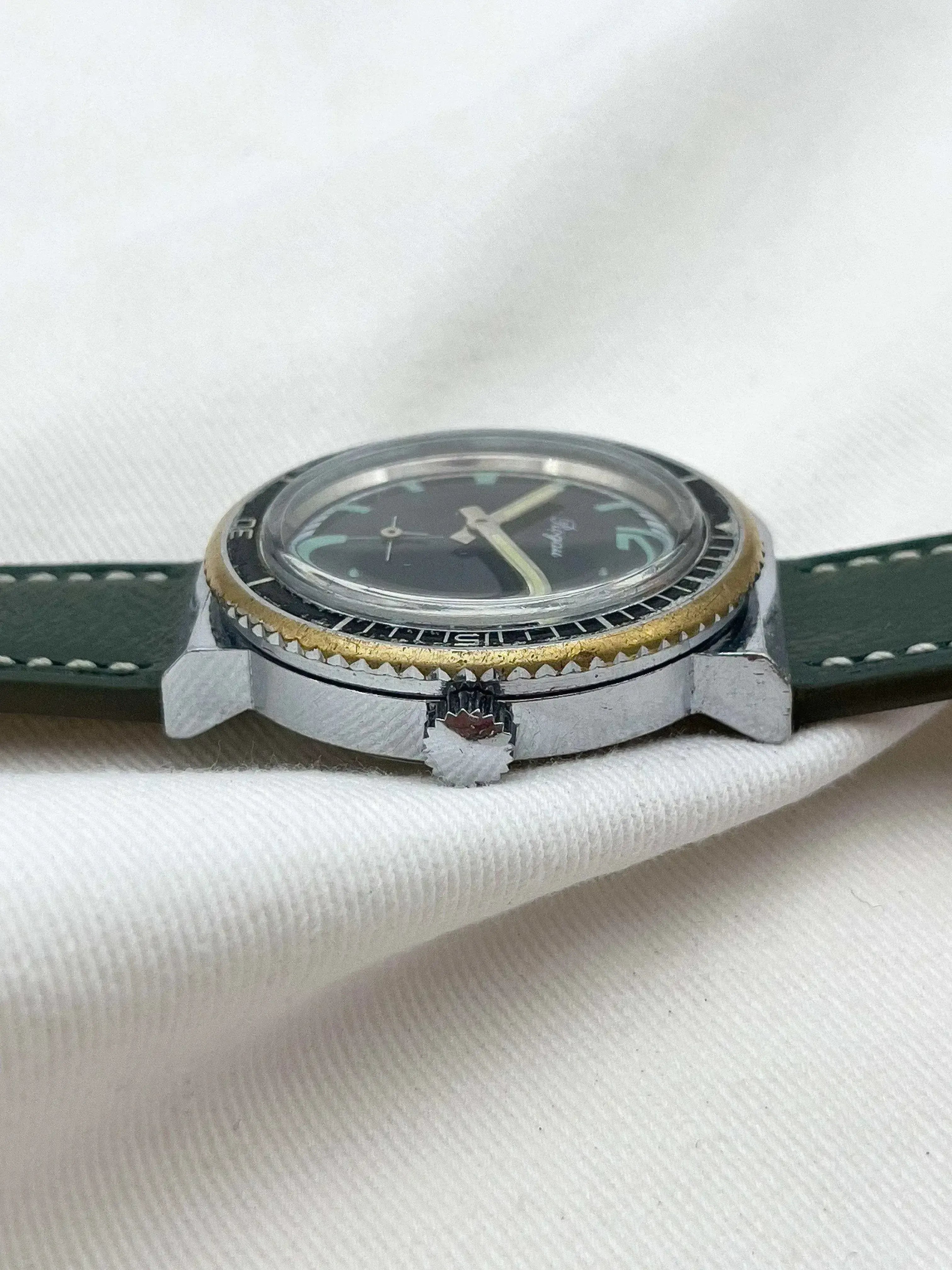 Rogau - Montre plongeuse noir acier - 1960s - Atelier Victor