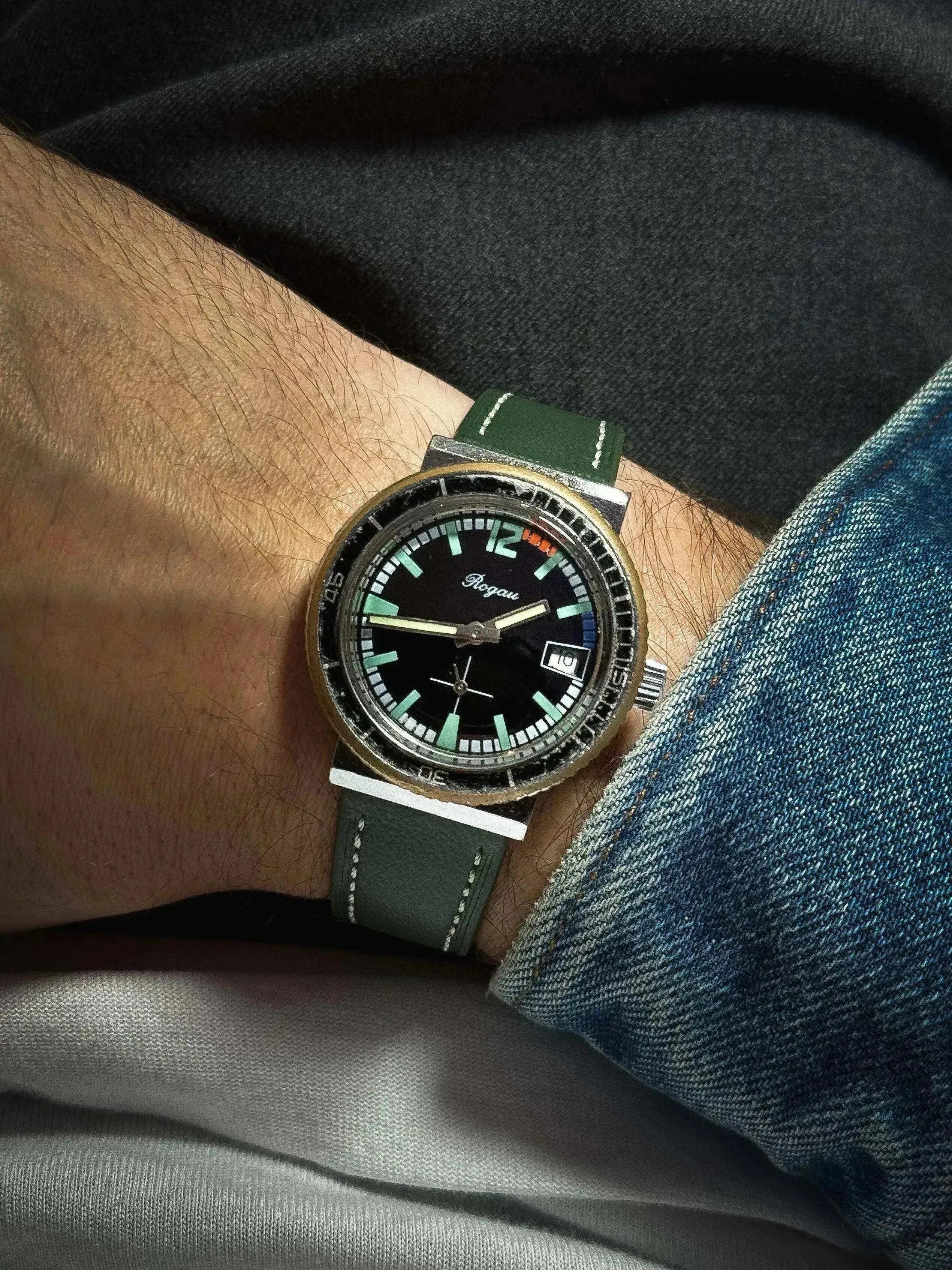 Rogau - Montre plongeuse noir acier - 1960s - Atelier Victor