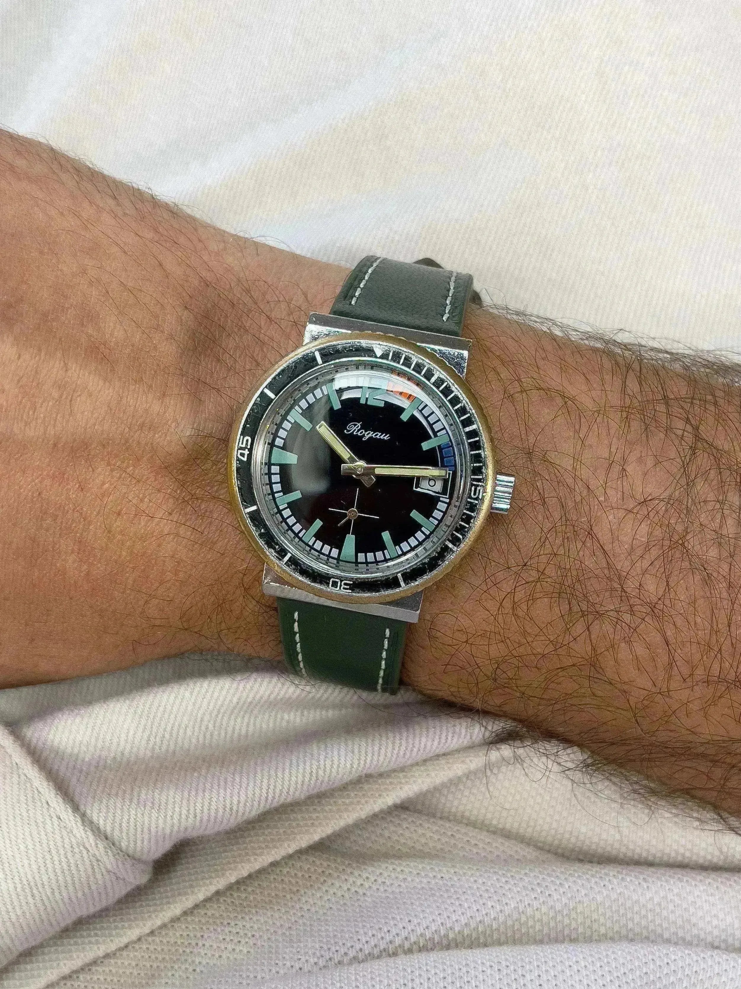 Rogau - Montre plongeuse noir acier - 1960s - Atelier Victor