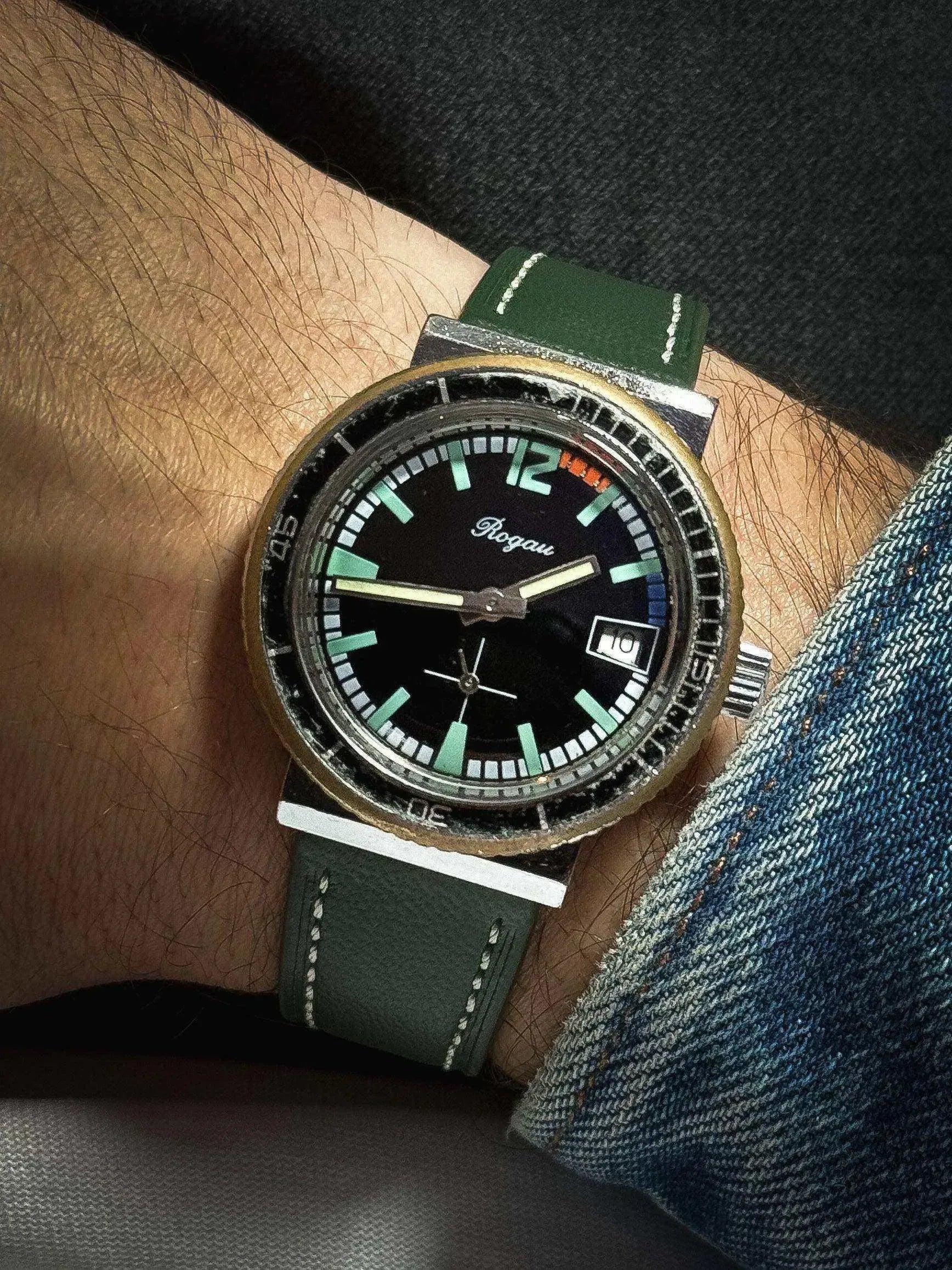 Rogau - Montre plongeuse noir acier - 1960s - Atelier Victor