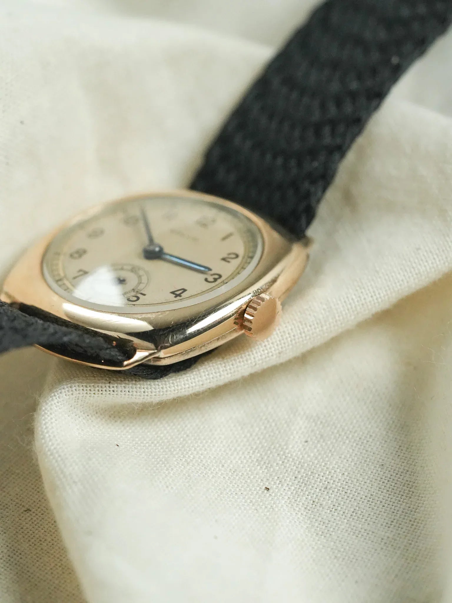 Rolco par Rolex - Coussin Or Rose 9k - 1930s - Atelier Victor - Vintage Shop